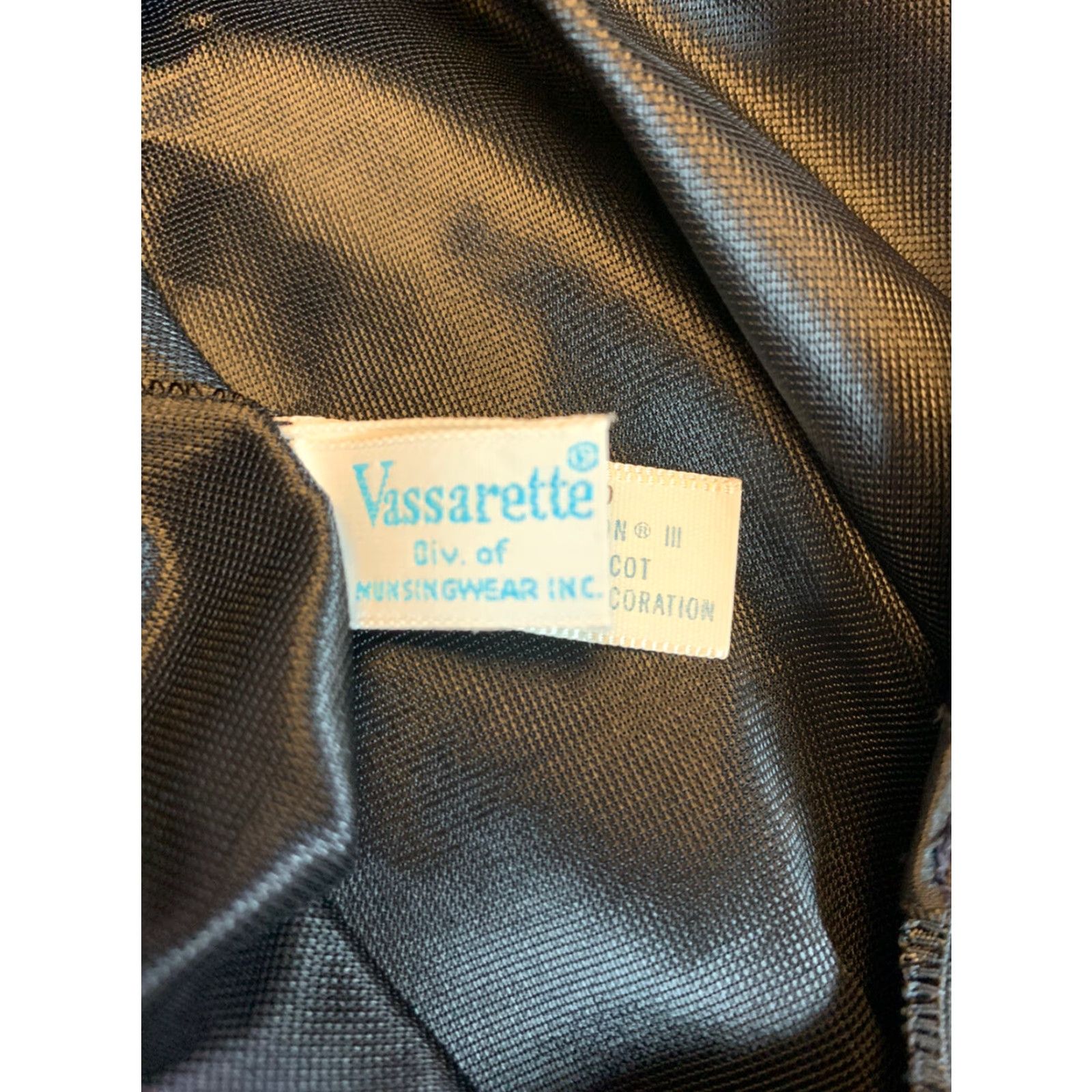 Vintage VINTAGE Vassarette M Antron Nylon Black 36" Long Half Slip Lace Trim Made in USA Size ONE SIZE - 3 Thumbnail
