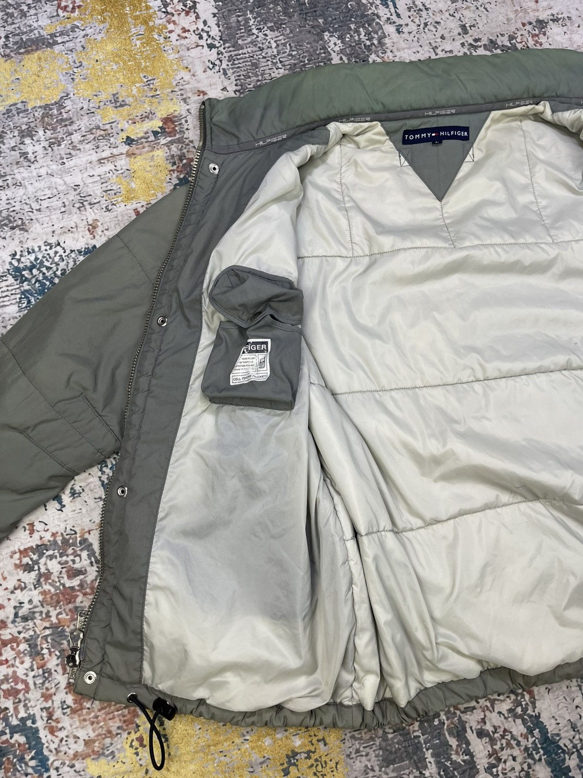 Tommy Hilfiger Vtg Y2k Tommy Hilfiger Multi Pocket Down Jacket Size US L / EU 52-54 / 3 - 9 Thumbnail