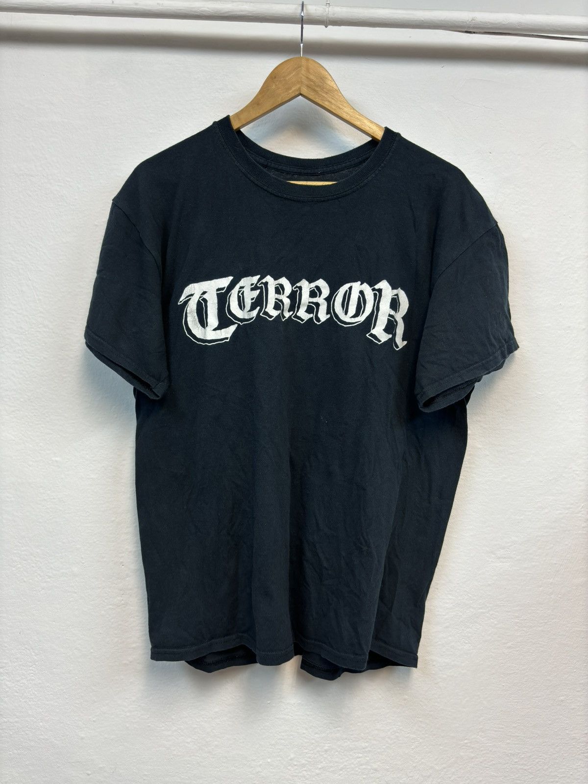 Band Tees × Vintage Vintage Terror The Wall Will Fall Hardcore Band USA T shirt Size US XL / EU 56 / 4 - 3 Thumbnail