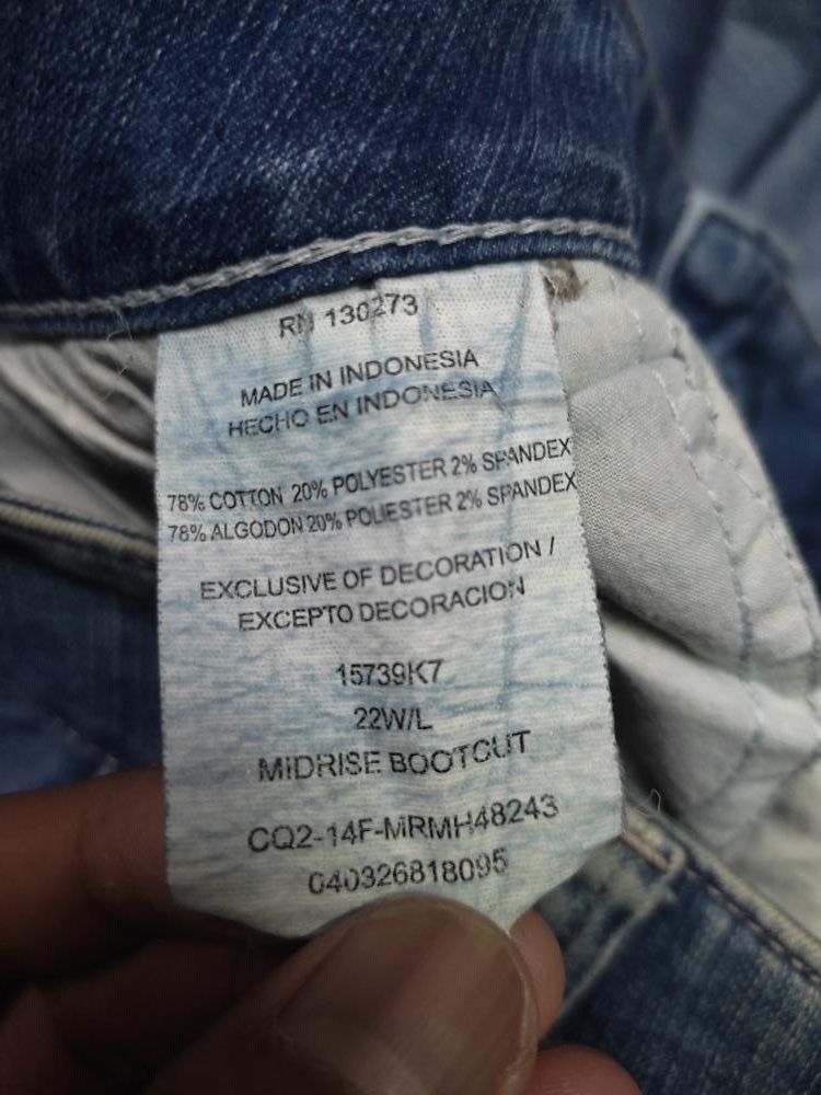 Lee VINTAGE LEE BOOT CUT JEANS DISTRESSED STYLE EMBROUDER FLOWER Size 30" / US 8 / IT 44 - 12 Thumbnail