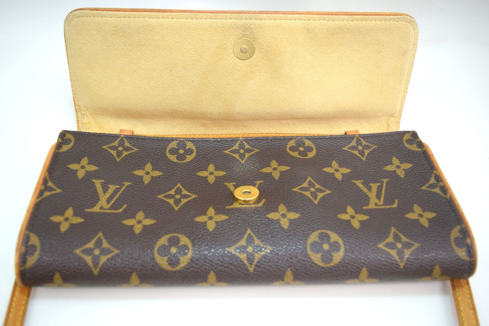 Louis Vuitton LV Pochette Twin GM Crossbody Bag Monogram M51852 Size ONE SIZE - 9 Thumbnail