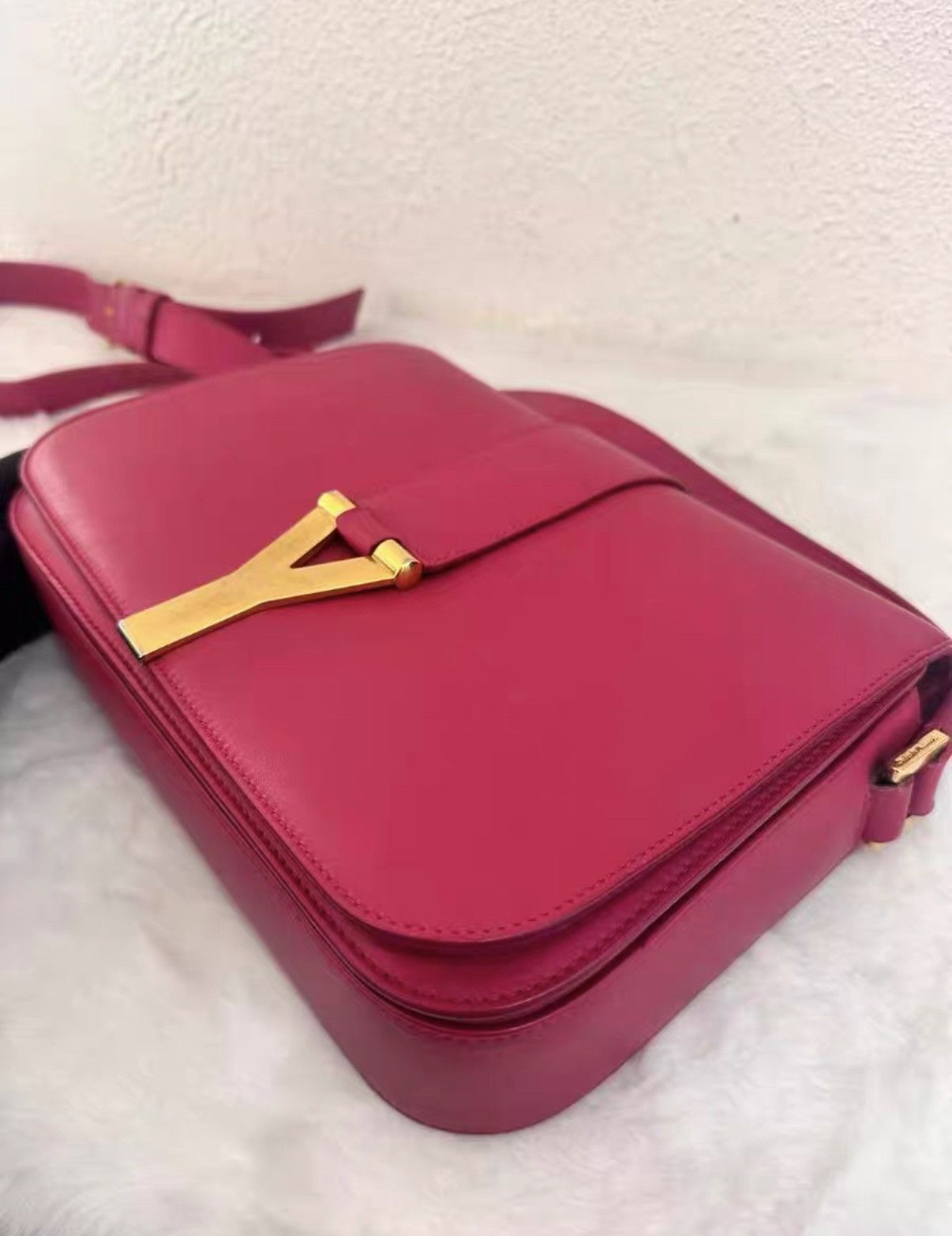 Yves Saint Laurent YSL Chyc fuchsia Y-lock crossbody & shoulder bag J38 Size ONE SIZE - 4 Thumbnail