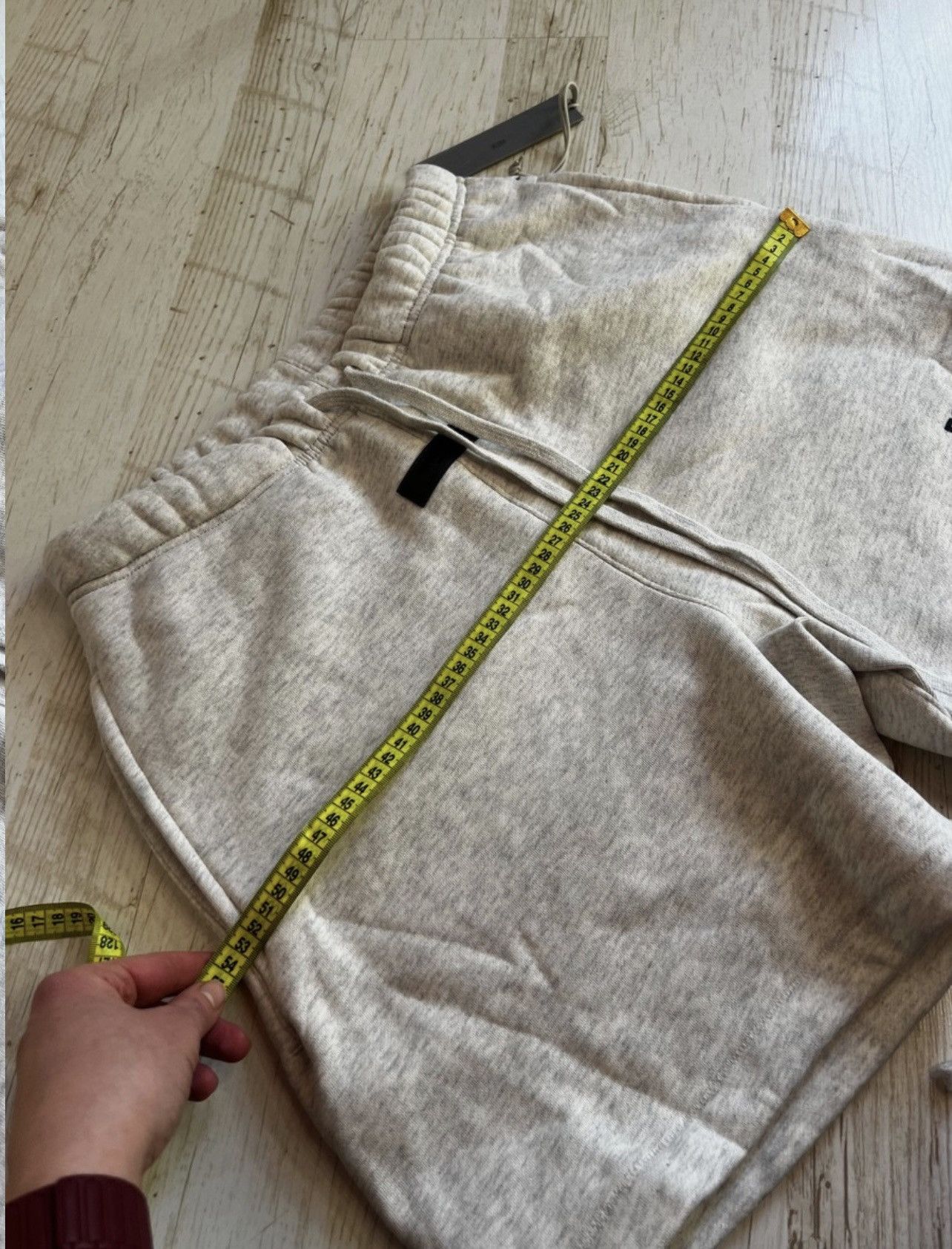 Essentials Fear of God Essentials Light Oatmeal Fleece Shorts Size M Size US 30 / EU 46 - 12 Thumbnail