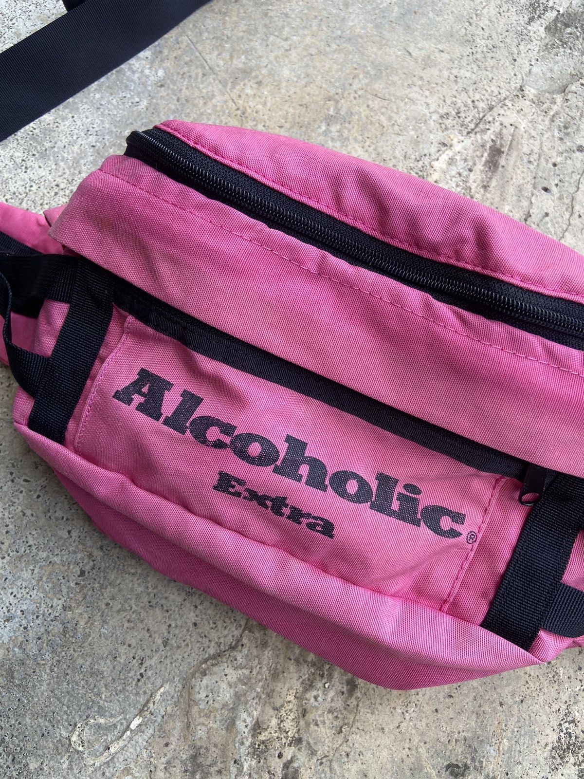 Hysteric Glamour Archive HG "ALCOHOLIC EXTRA" CONVERTIBLE WAIST BAG BACKPACK Size ONE SIZE - 2 Thumbnail