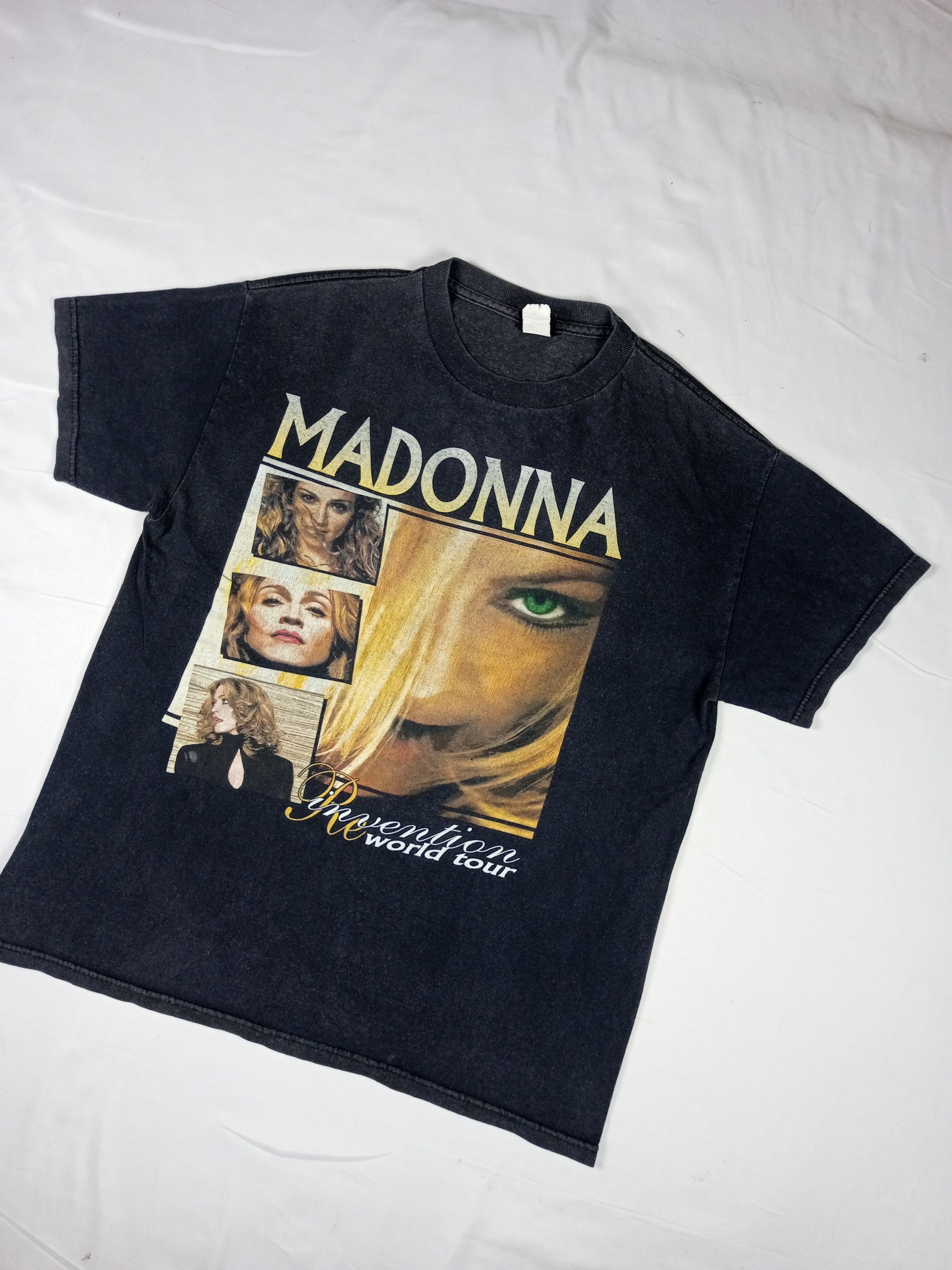 Band Tees Vintage 2004 Madonna re-invention world tour t-shirt Size US M / EU 48-50 / 2 - 3 Thumbnail