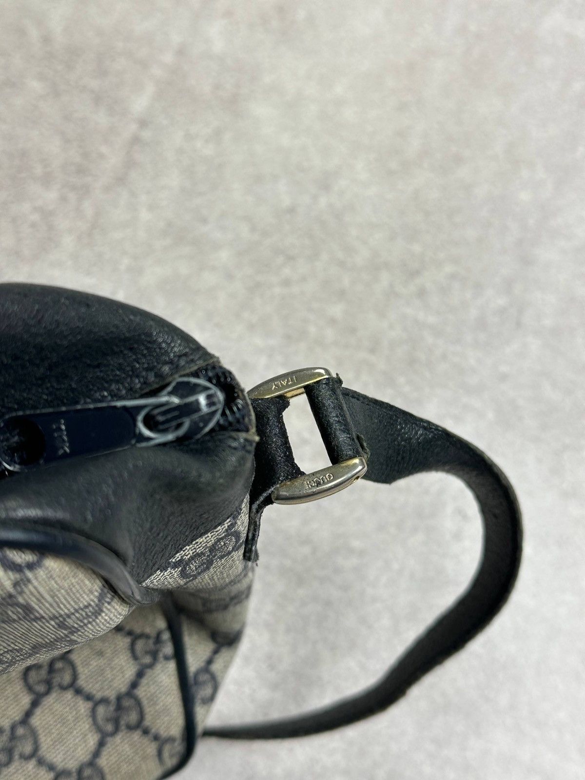 Gucci Vintage 80s Gucci GG Leather Crossbody Bag Very Rare Size ONE SIZE - 7 Thumbnail