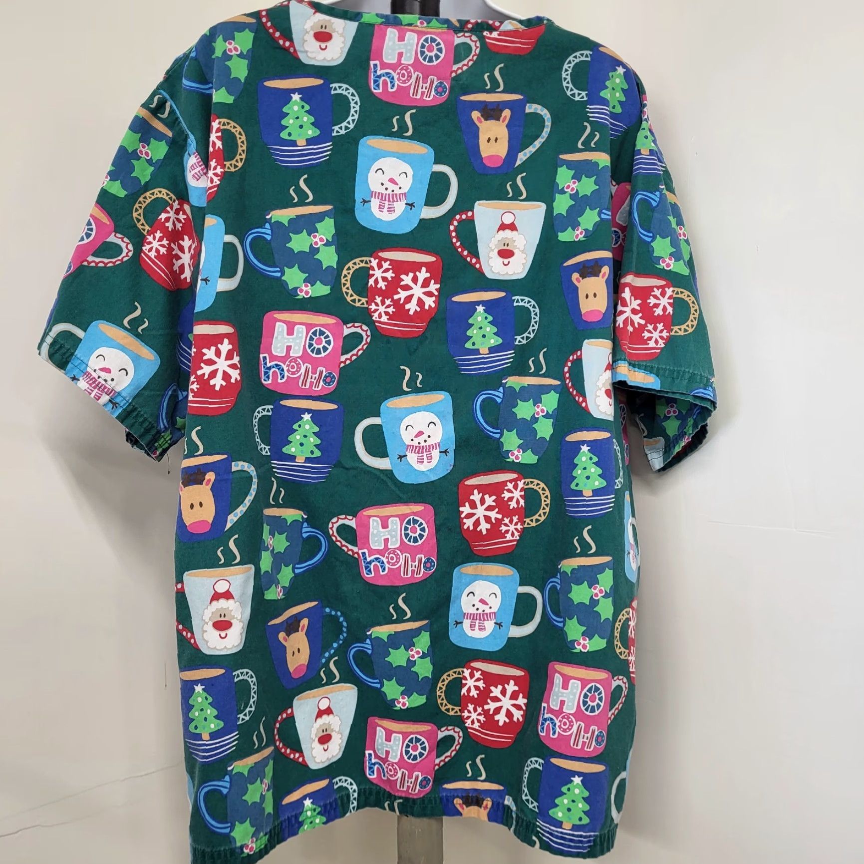 Buttero Butter Soft Scrub Top Womens XL Green Red Holiday Santa Reindeer Snowman Patterned Medical Cotton Blend Womens XL Size XL / US 12-14 / IT 48-50 - 5 Thumbnail
