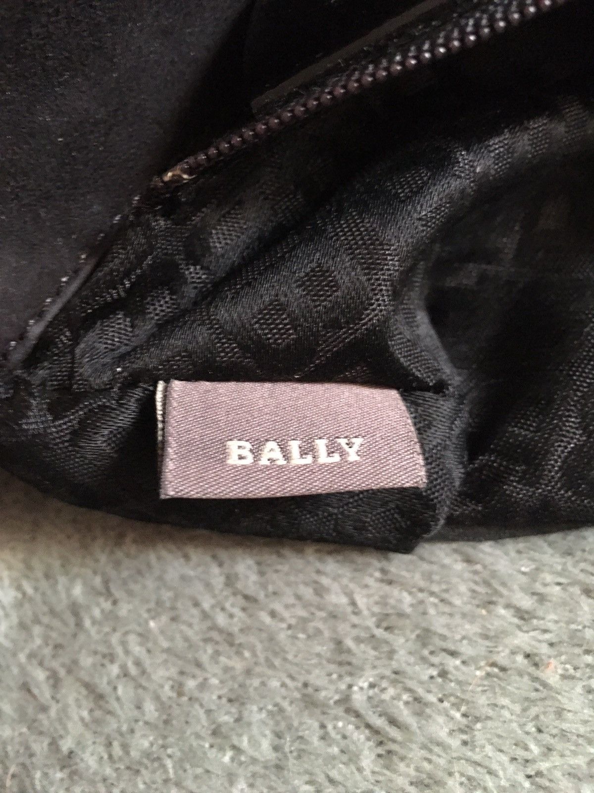 Bally BALLY Switzerland Black Patent Leather Shoulder Bag Size ONE SIZE - 15 Thumbnail