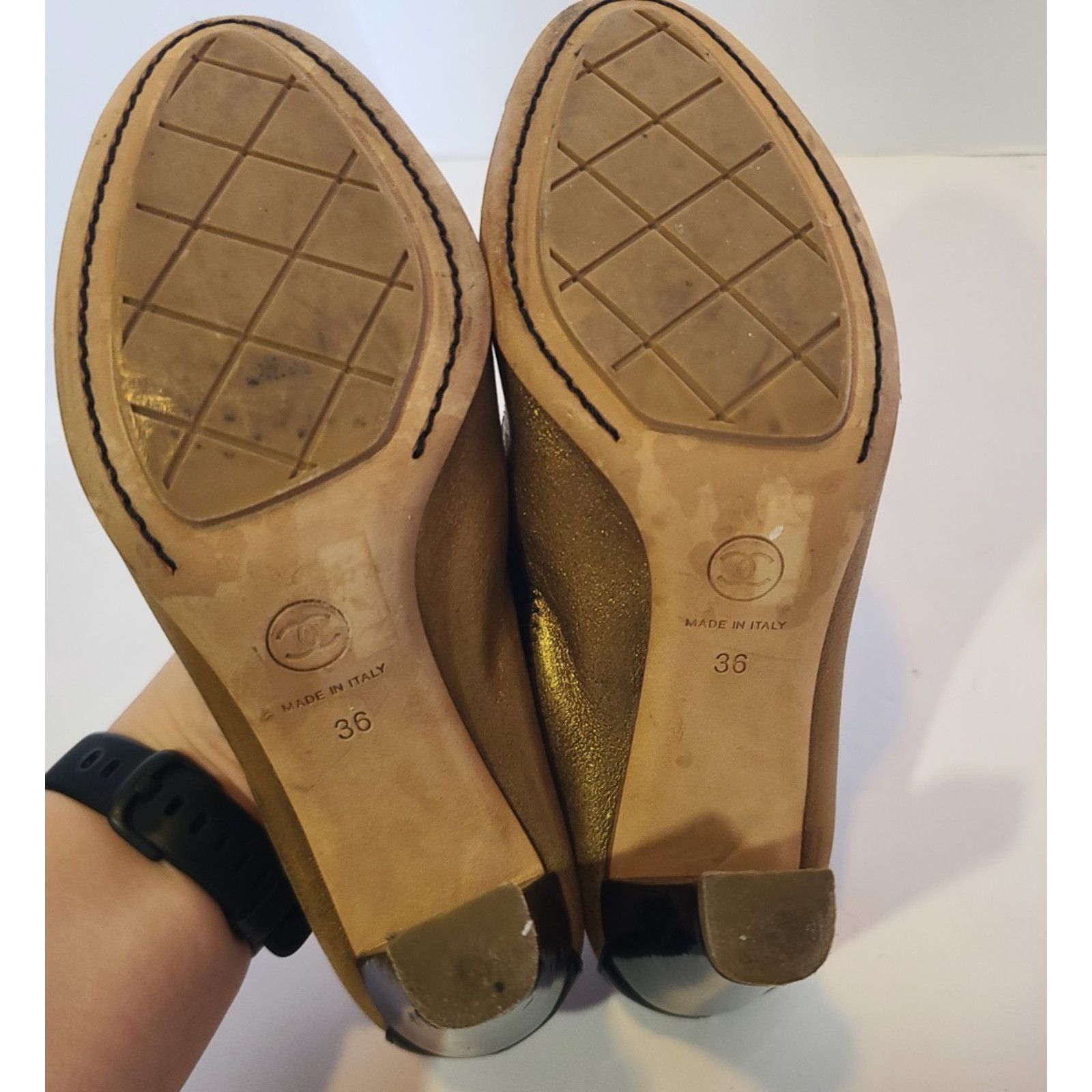 Chanel Authentic Chanel Gold Black Womens Stretch Heels EUR 36 US 6 Size US 6 / IT 36 - 9 Thumbnail