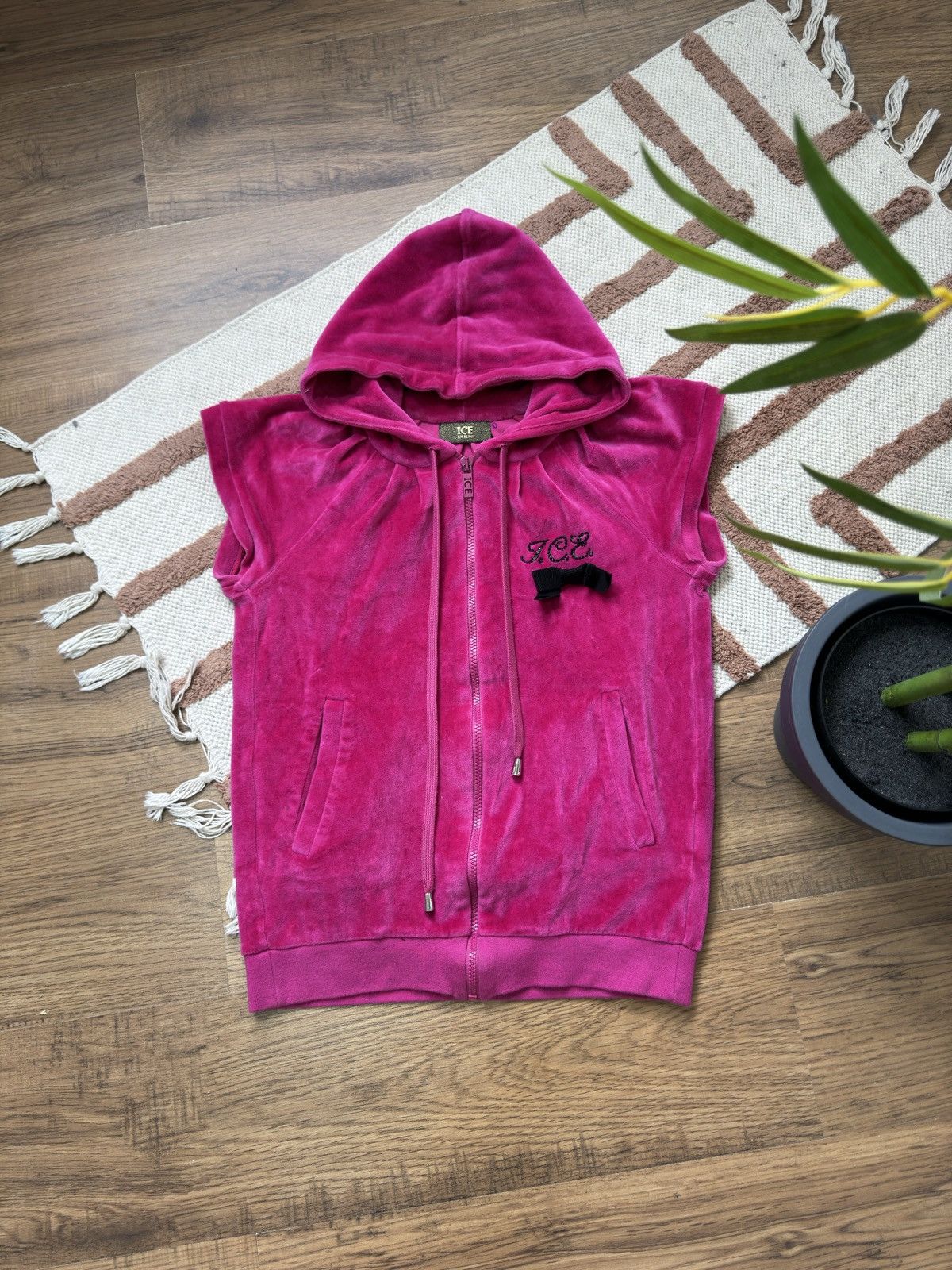 Iceberg VINTAGE ICEBERG VELOUR TRACKSUIT SHORTS/HOODIE Size S / US 4 / IT 40 - 4 Thumbnail