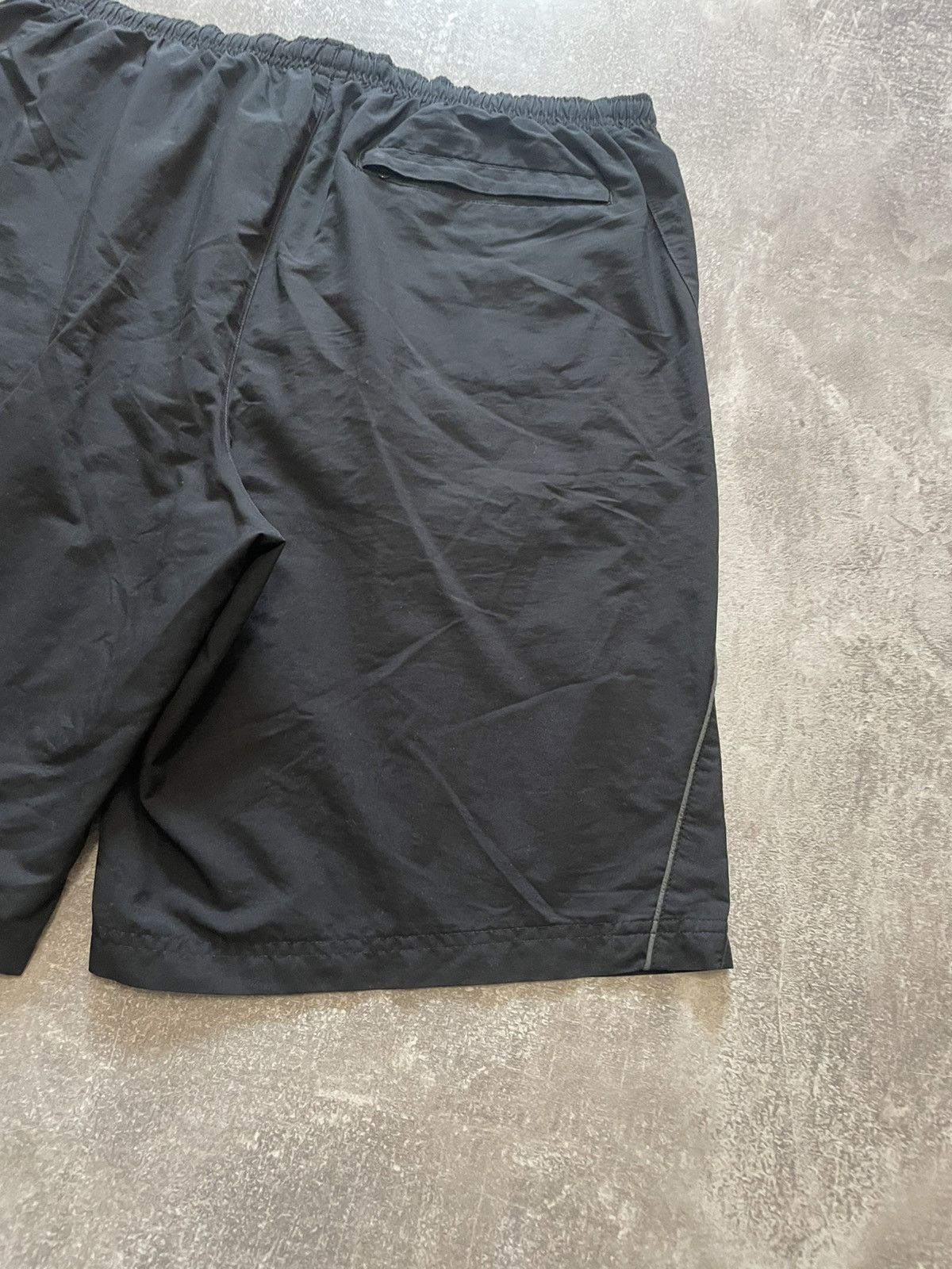 Nike × Vintage Vintage Nike Black Shorts Y2K Size XL Size US 36 / EU 52 - 14 Thumbnail