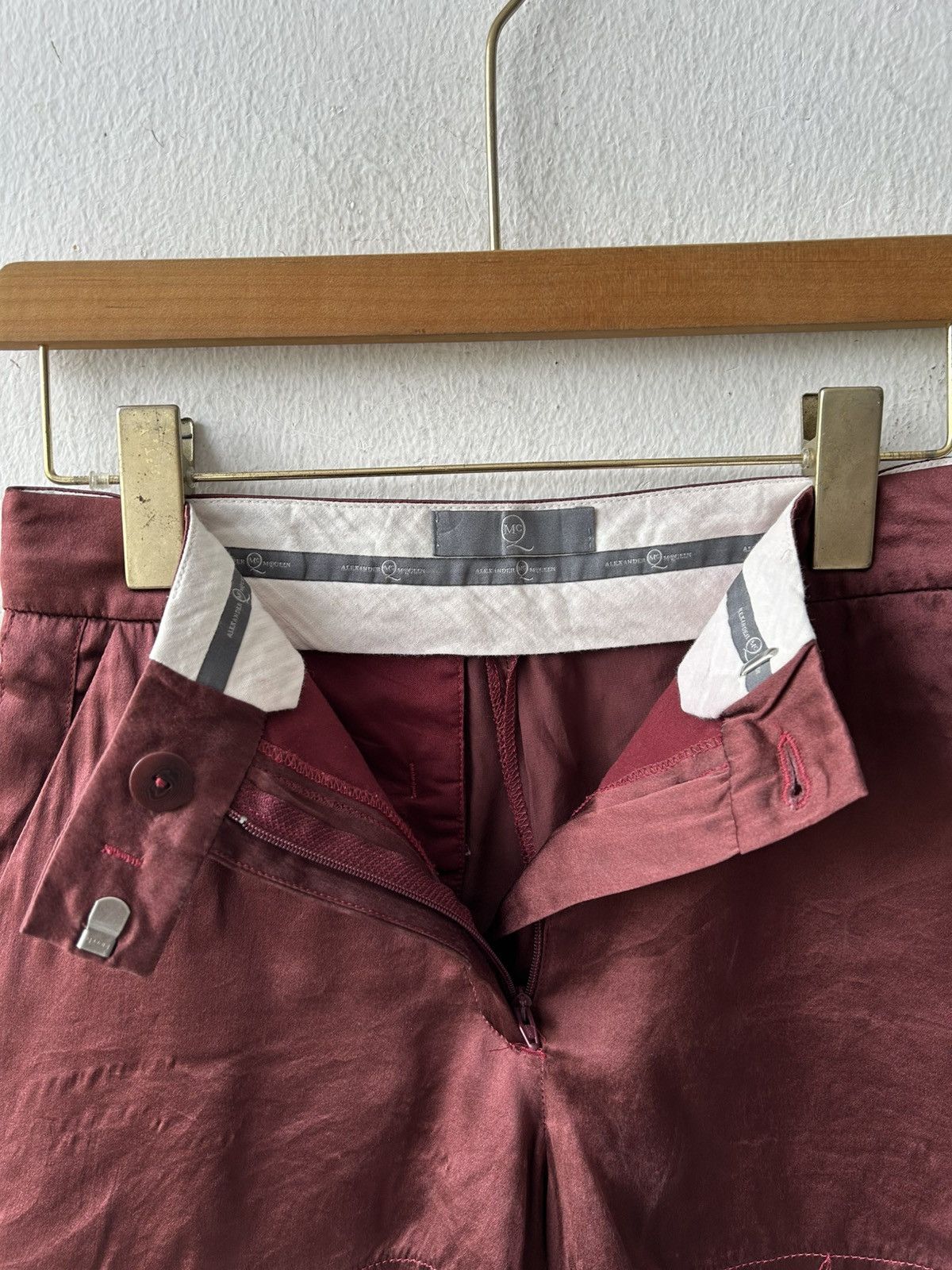 Alexander McQueen Alexander Mqueen Maroon Shorts Pants Size 27" / US 4 / IT 40 - 13 Thumbnail
