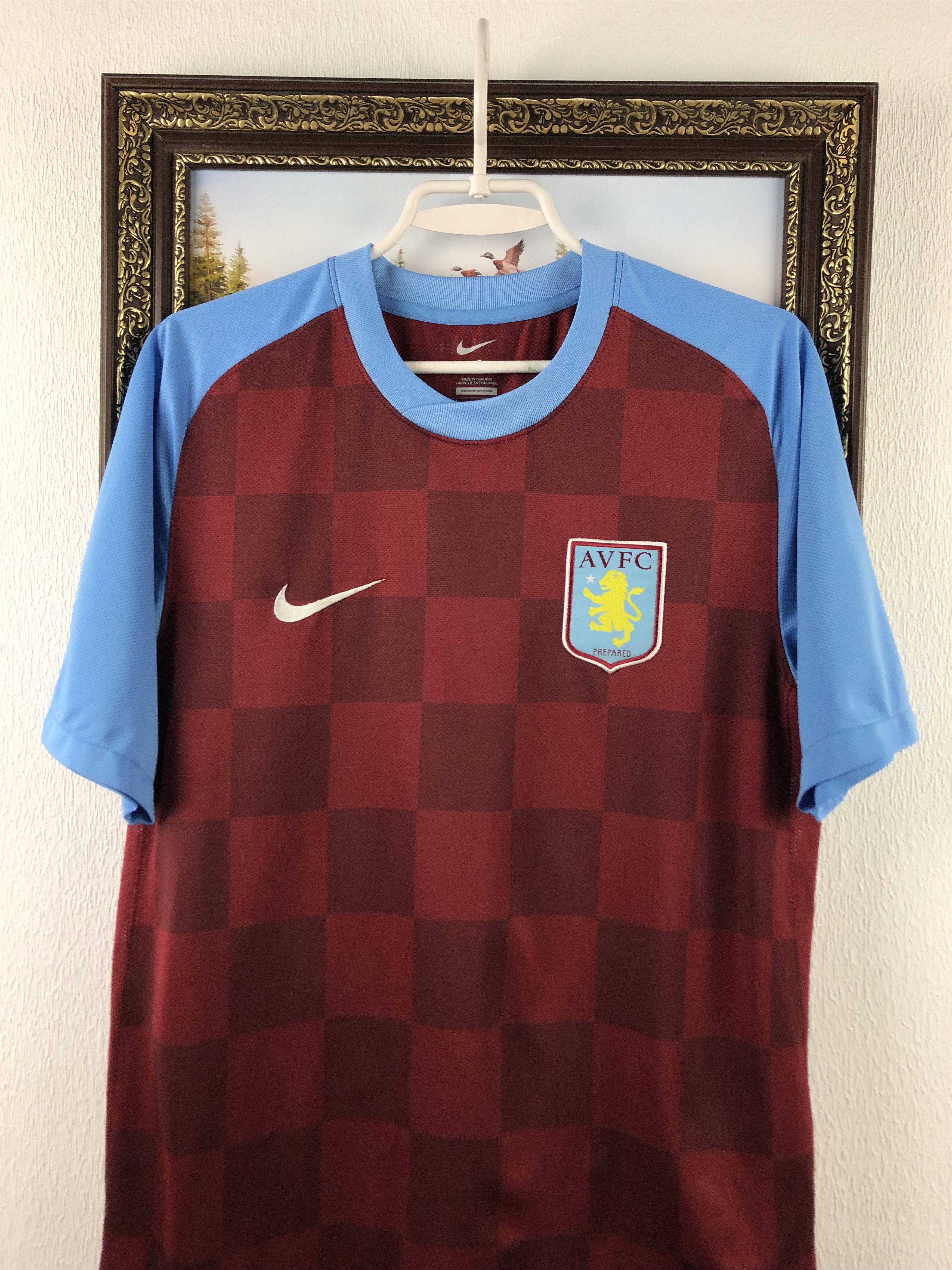 Nike Aston Villa football shirt 2011 Soccer #2 Hutton Nike Jersey Size US M / EU 48-50 / 2 - 5 Thumbnail