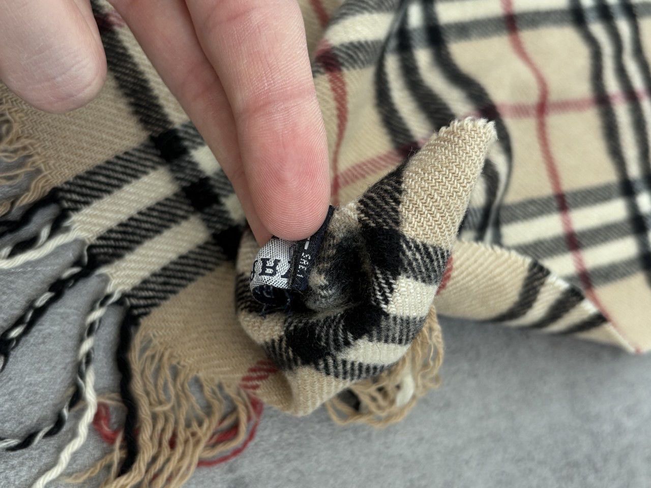 Burberry Burberry London Nova Check Pattern Beige Cashmere Scarf Size ONE SIZE - 5 Thumbnail