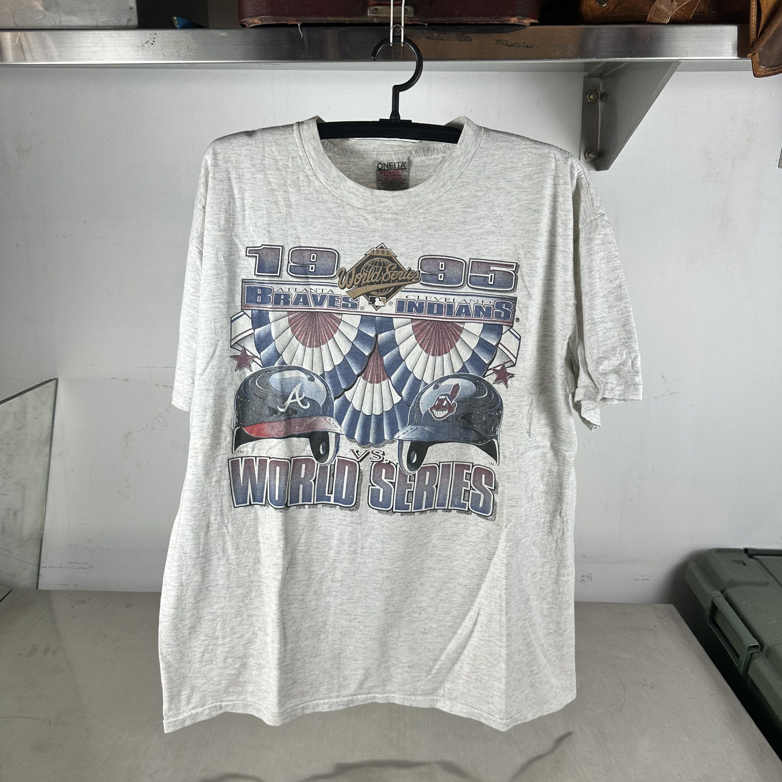 Vintage 1995 MLB World Series Cleveland Indians Atlanta Braves Tee Size US XXL / EU 58 / 5 - 1 Thumbnail