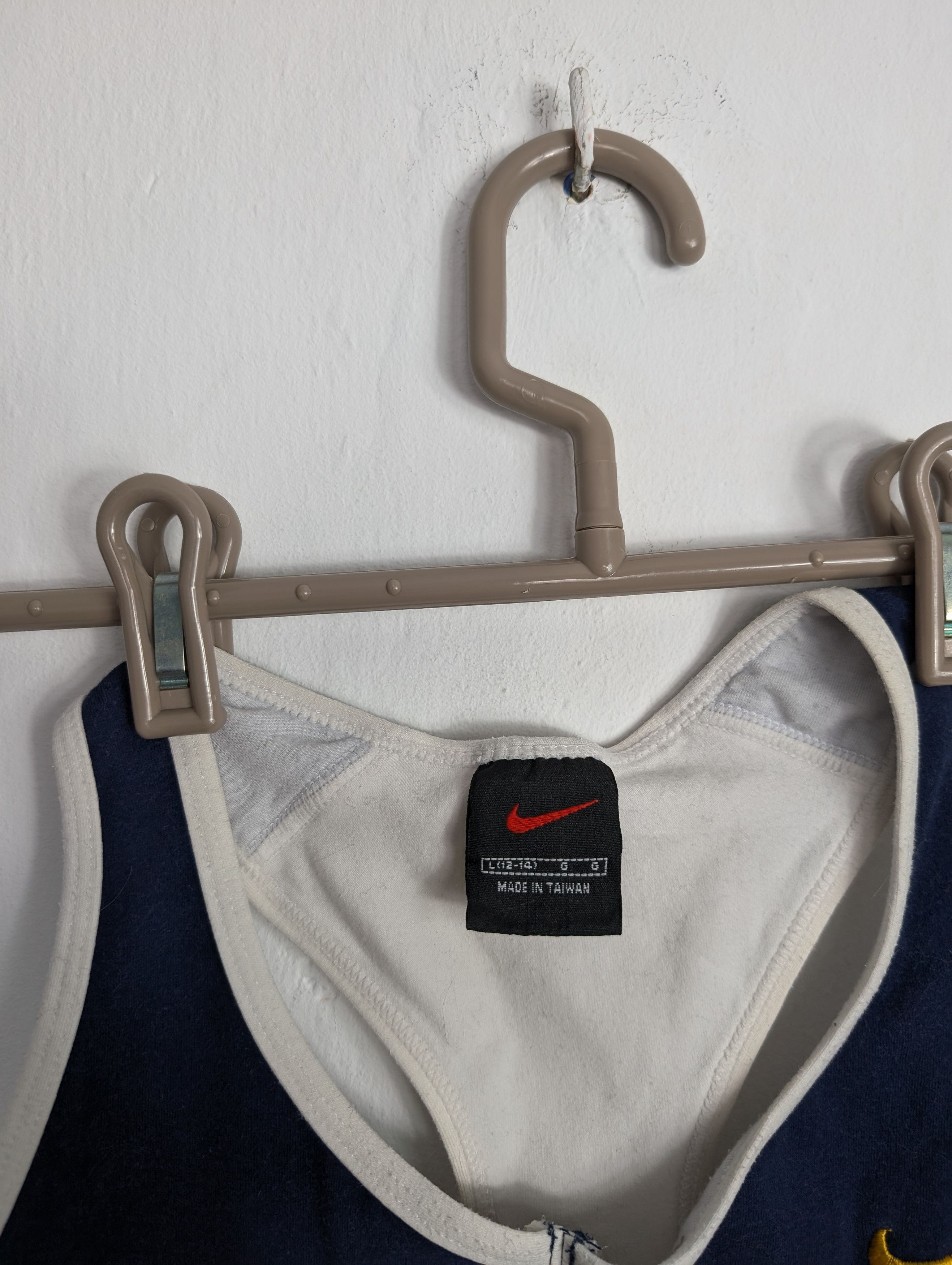 Nike × Vintage Vintage Nike 90s Sport Crop Top Bra Gym Fitness Size XS / US 0-2 / IT 36-38 - 3 Thumbnail