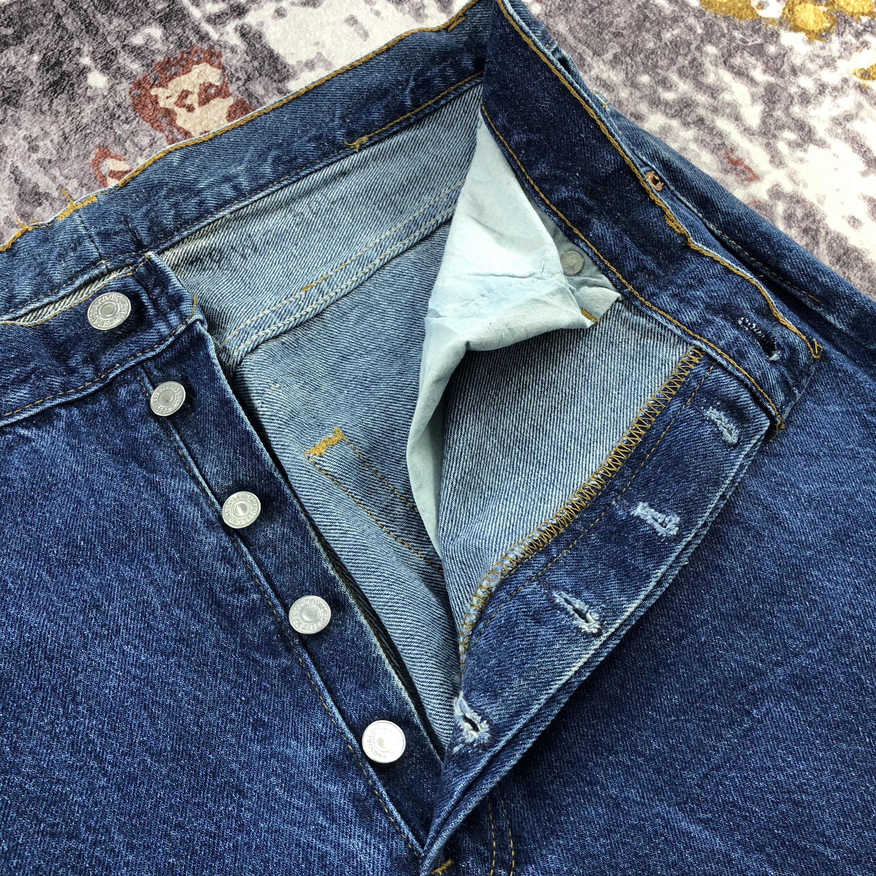Levi's × Vintage Vintage 90s Blue Wash Levis 501 Jeans-JM2177 Size US 35 - 9 Thumbnail