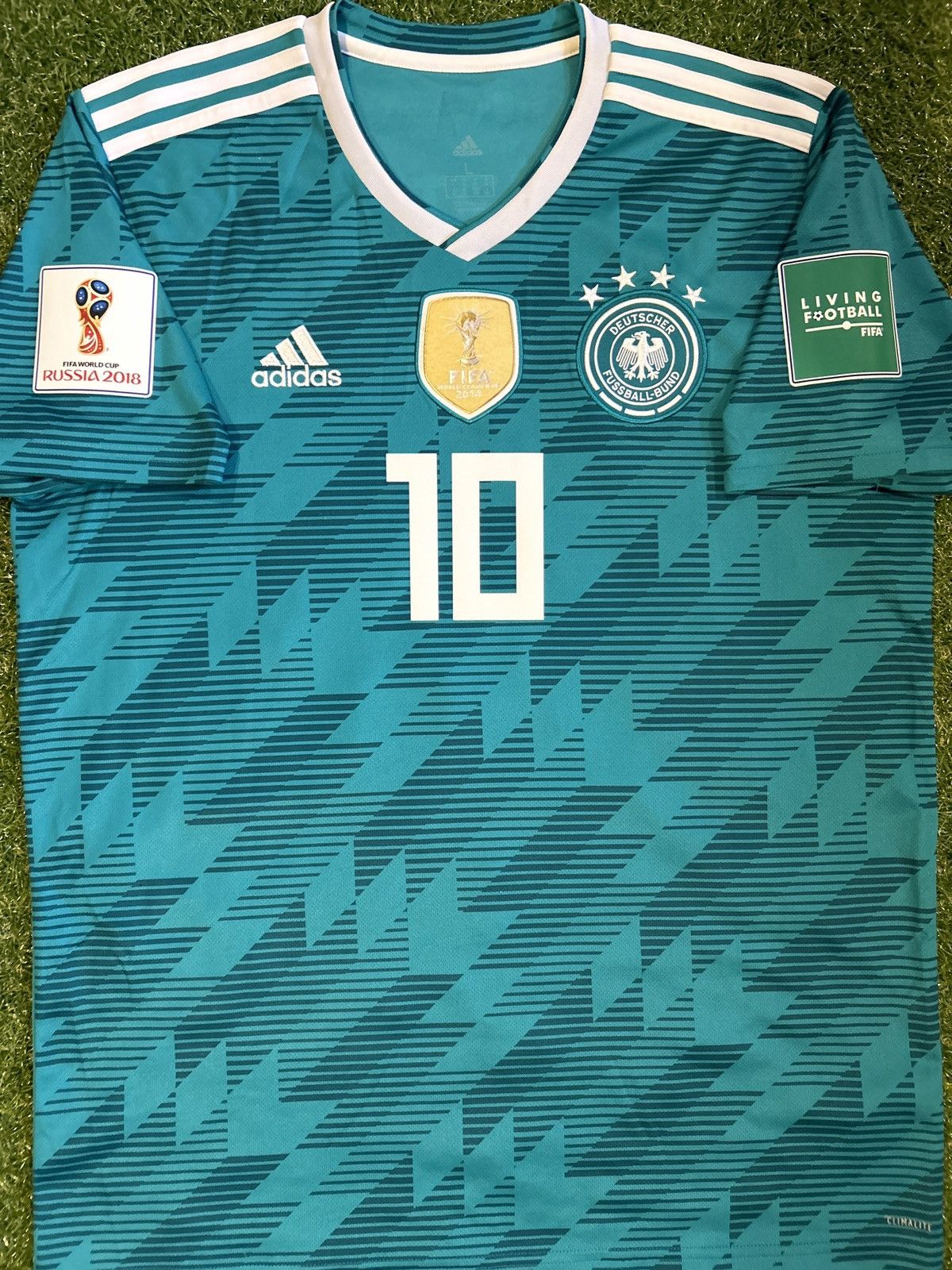 Adidas × Vintage 18/19 Germany Özil Away Shirt Size US L / EU 52-54 / 3 - 2 Thumbnail