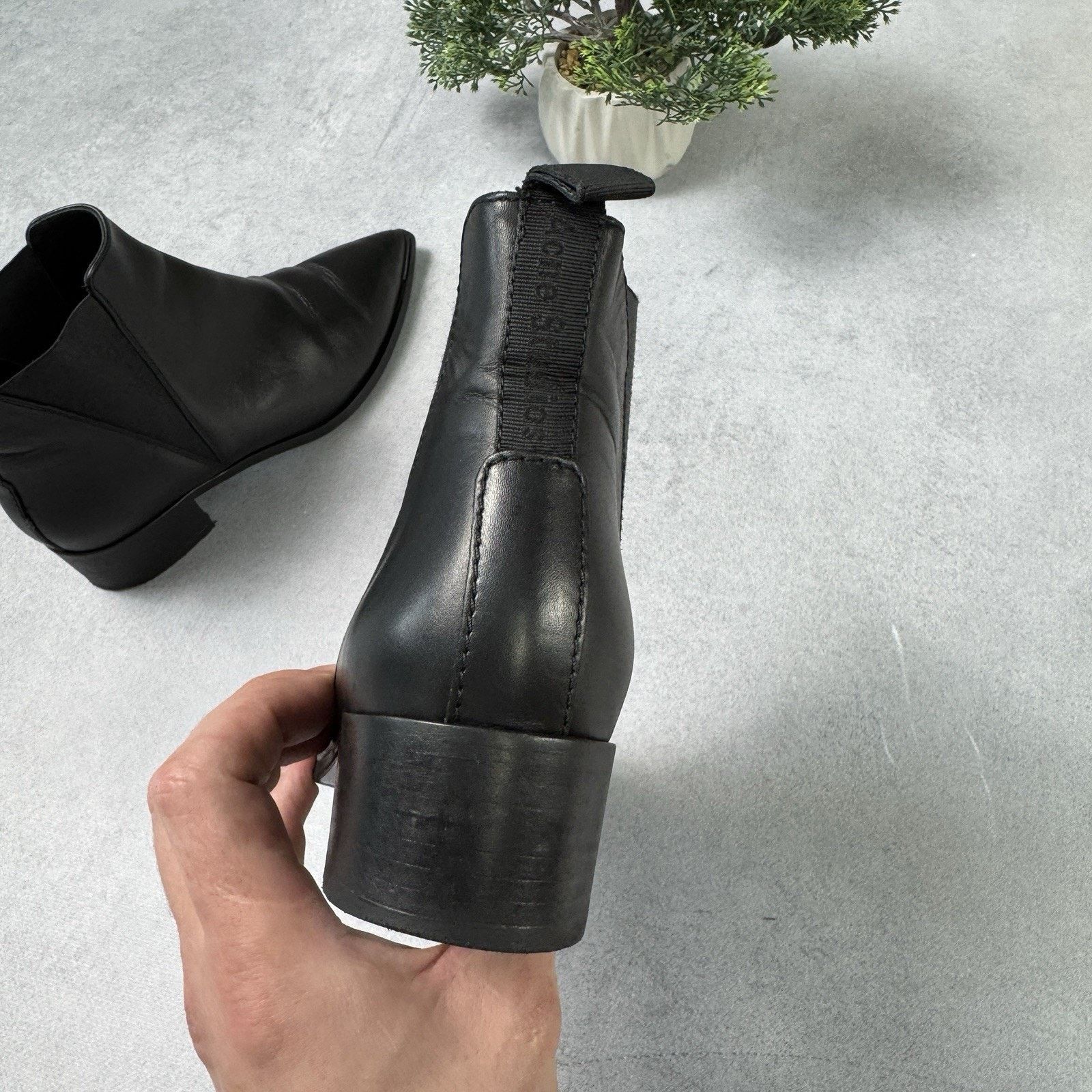 Acne Studios Acne Studios Ankle Boots Leather Chelsea Size 36 Black US 6 Size US 6 / IT 36 - 20 Thumbnail