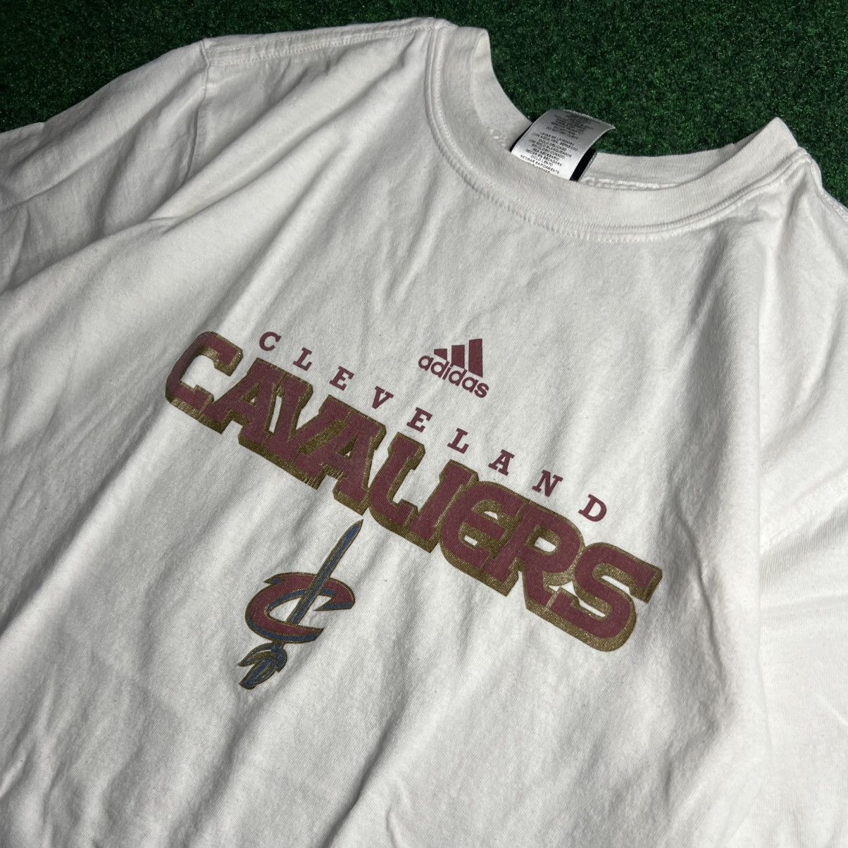 Adidas × NBA Vintage Adidas Cleveland Cavaliers NBA Graphic T-Shirt Size US L / EU 52-54 / 3 - 1 Thumbnail