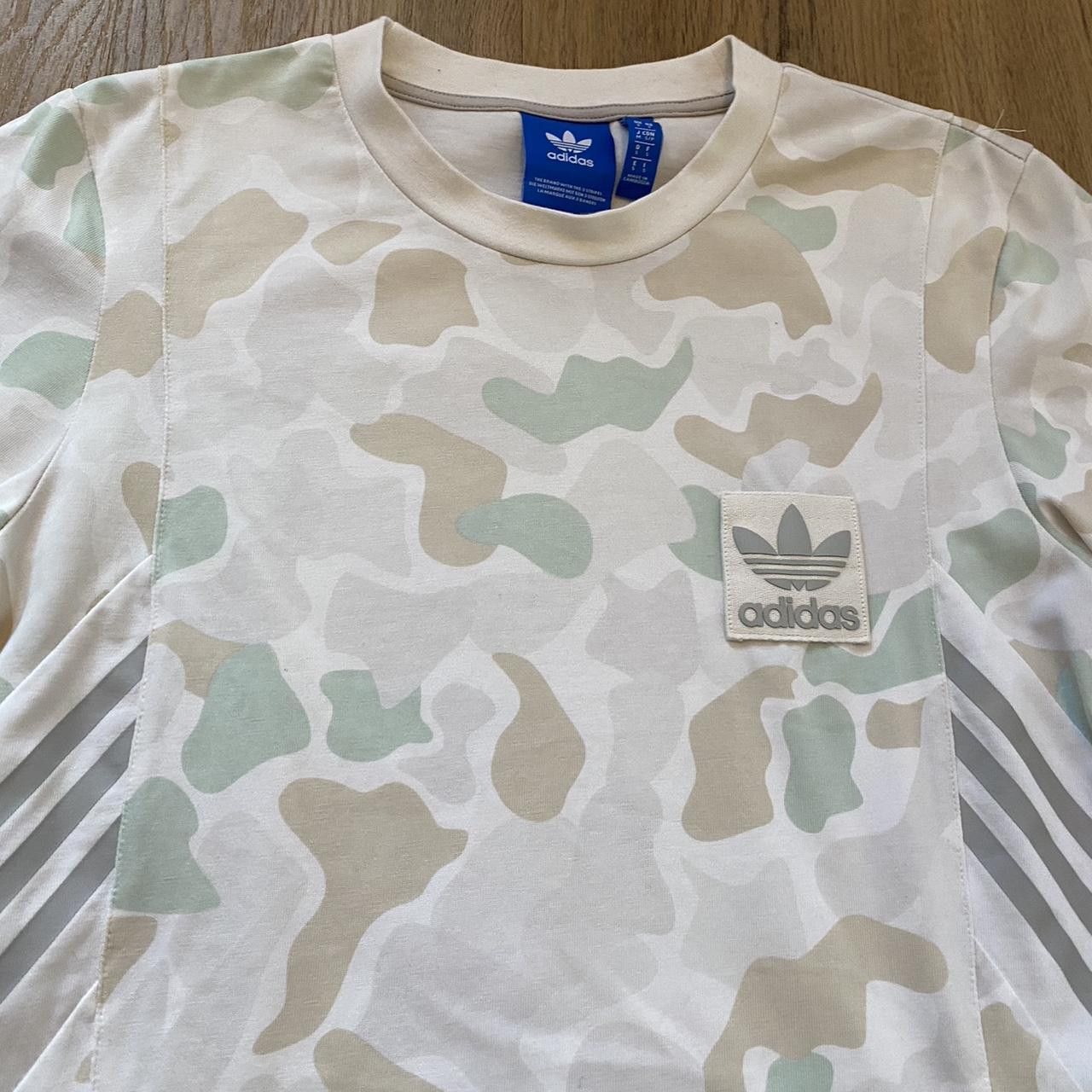 Adidas Adidas Originals white and green camo t-shirt Size US S / EU 44-46 / 1 - 3 Thumbnail
