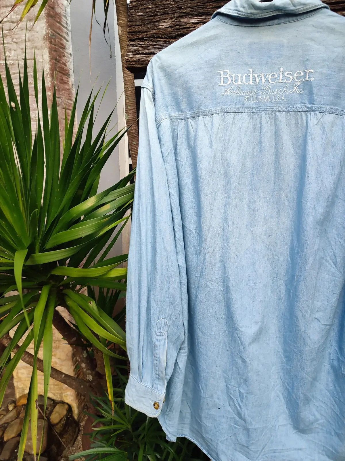 Budweiser Vintage Budweiser Embroidered Light Wash Denim Work Shirt Size US L / EU 52-54 / 3 - 9 Thumbnail