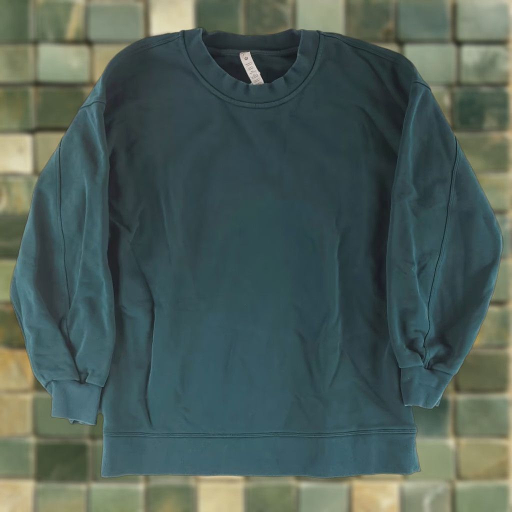 Lululemon Lululemon Sweatshirt Crew Perfectly Oversized Green Womens 6 Womens 6 Crew Sweatshirt Green Lululemon - Note: Small hole sleeve (see pic) Size M / US 6-8 / IT 42-44 - 1 Thumbnail