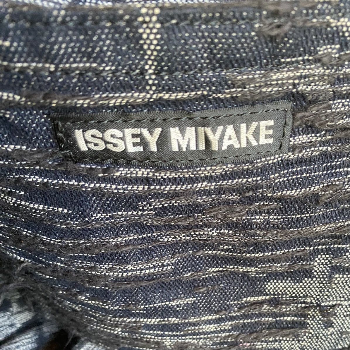 Issey Miyake Issey Miyake Fall 2000 F Leather Patch Tote Bag Size ONE SIZE - 9 Thumbnail