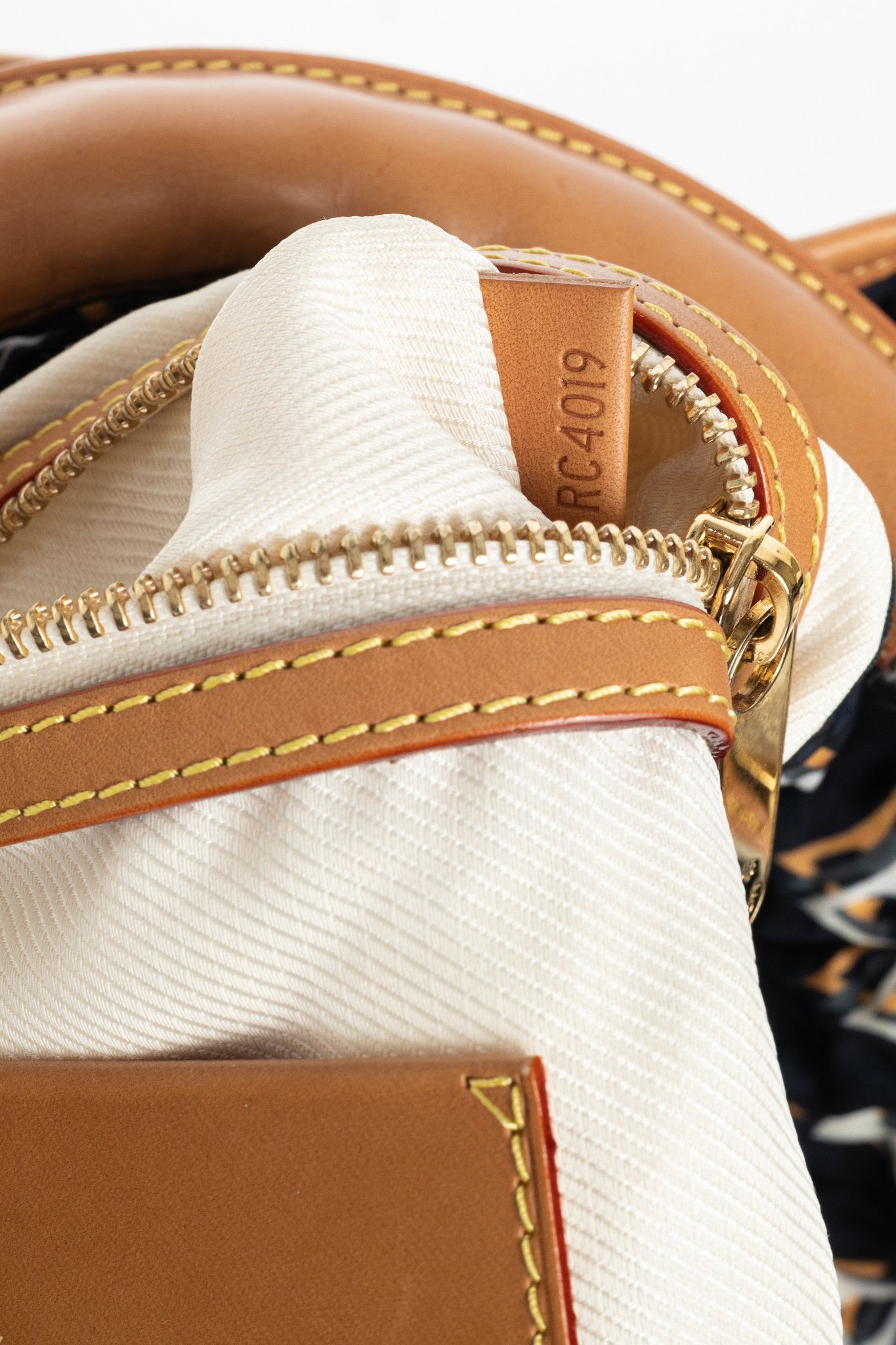 Louis Vuitton Louis Vuitton Bulles MM Navy Monogram Rope-Tassel Hobo Bag Size ONE SIZE - 14 Thumbnail