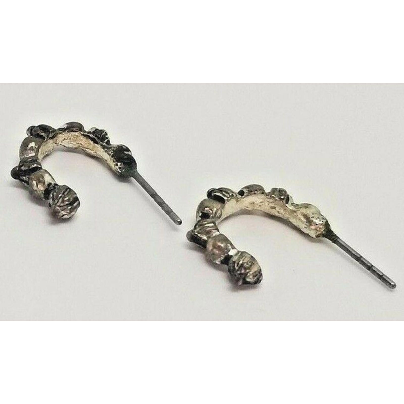 The Unbranded Brand Earrings Small Silver Toned Hoops Pierced 1 Pair Detailed Be Size ONE SIZE - 5 Thumbnail