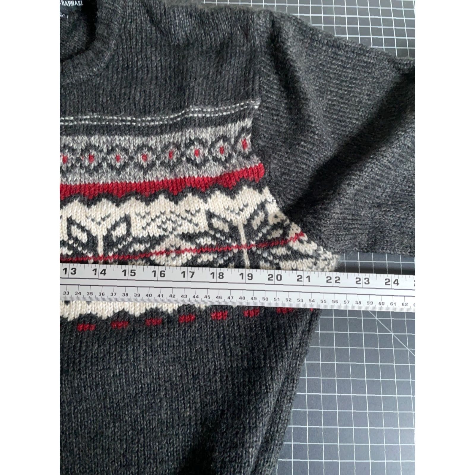 Vintage VINTAGE Tricots St Raphael Fair Isle Sweater Men's Large Charcoal Gray Snowflake Knit Size US L / EU 52-54 / 3 - 5 Thumbnail