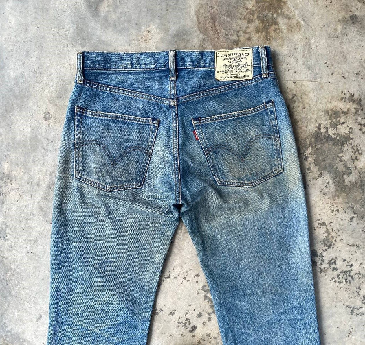 Levi's Vintage Clothing VINTAGE LEVIS 502 ANKLE CUT RELEASE HEM FADED BLUEWASH Size US 32 / EU 48 - 3 Thumbnail