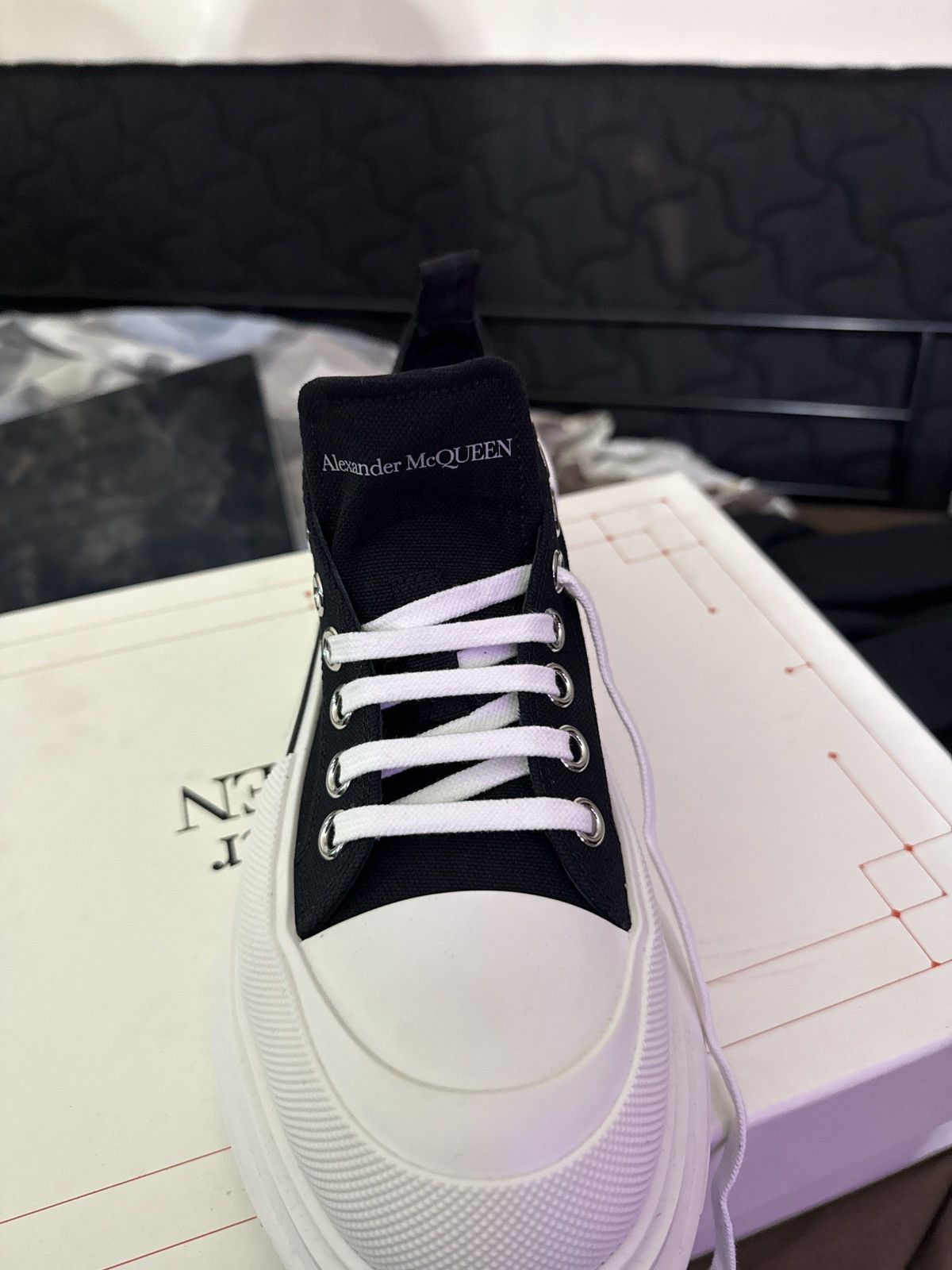 Alexander McQueen Black and White Lace Up Canvas 9.5 Size US 9.5 / EU 42-43 - 11 Thumbnail