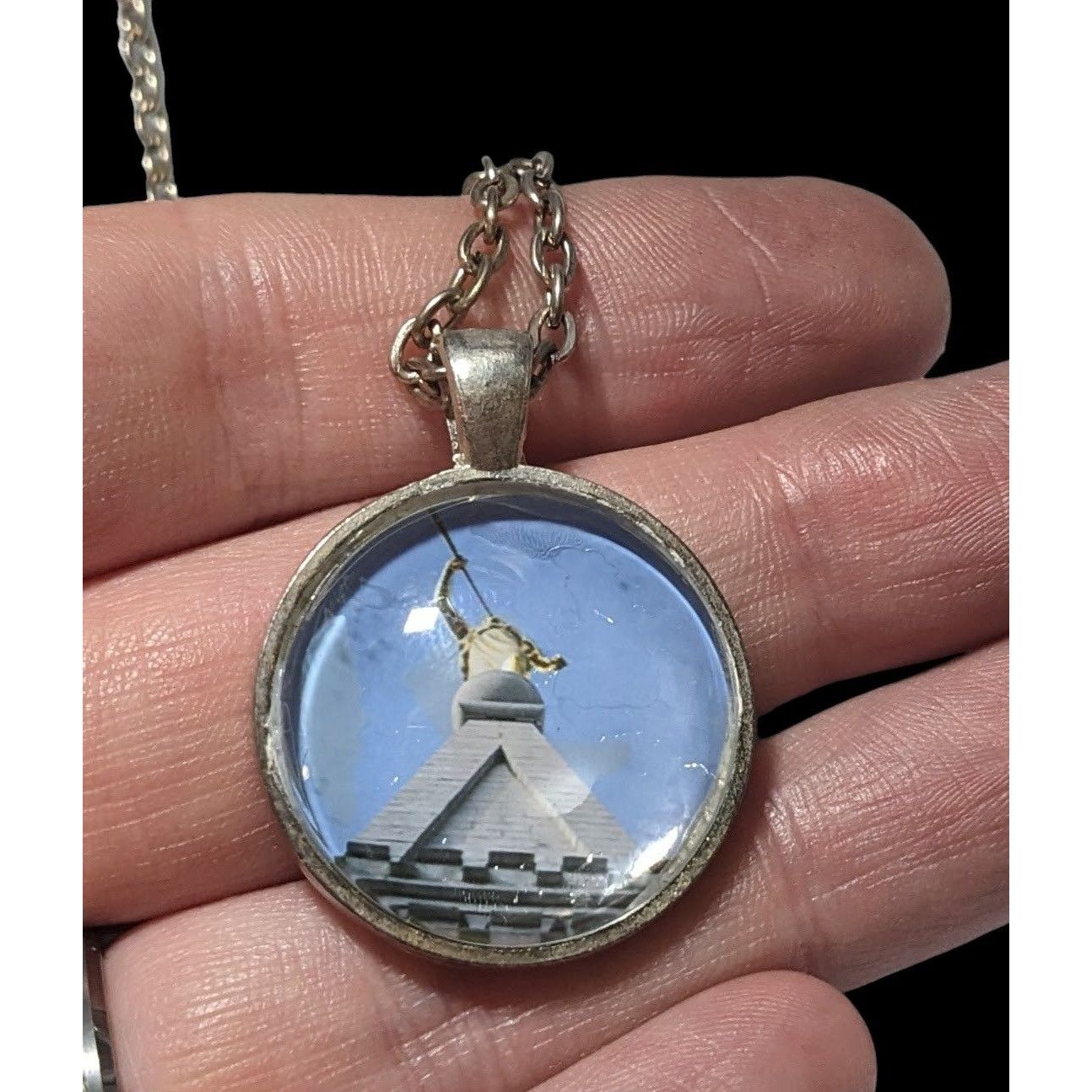 Other Blue And White Statue Photo Pendant Necklace Size ONE SIZE - 3 Thumbnail