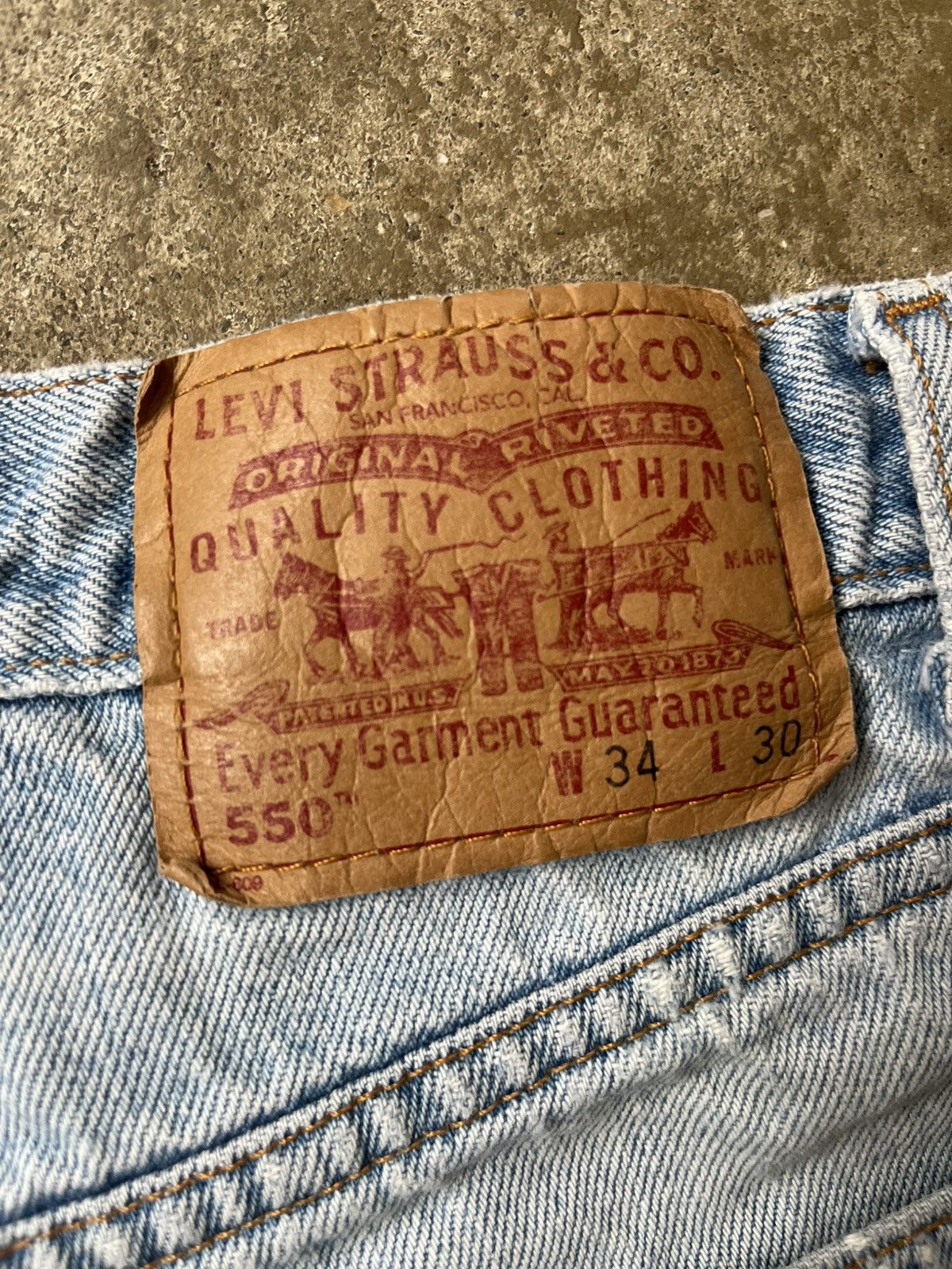 Levi's × Vintage Vintage Levi’s 550 Light Wash Denim Size US 30 / EU 46 - 10 Thumbnail