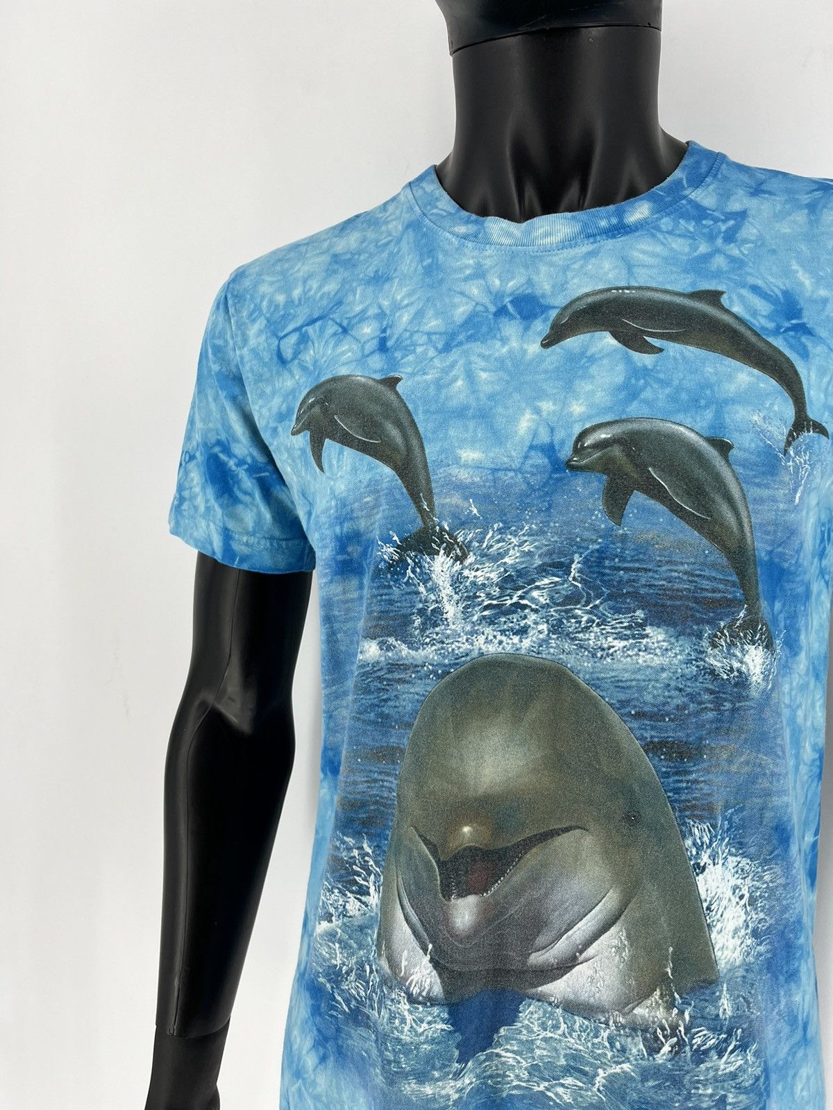 Vintage Vintage 90s Akuna Matata Dolphin taiday T Shirt Size L Size US M / EU 48-50 / 2 - 6 Thumbnail