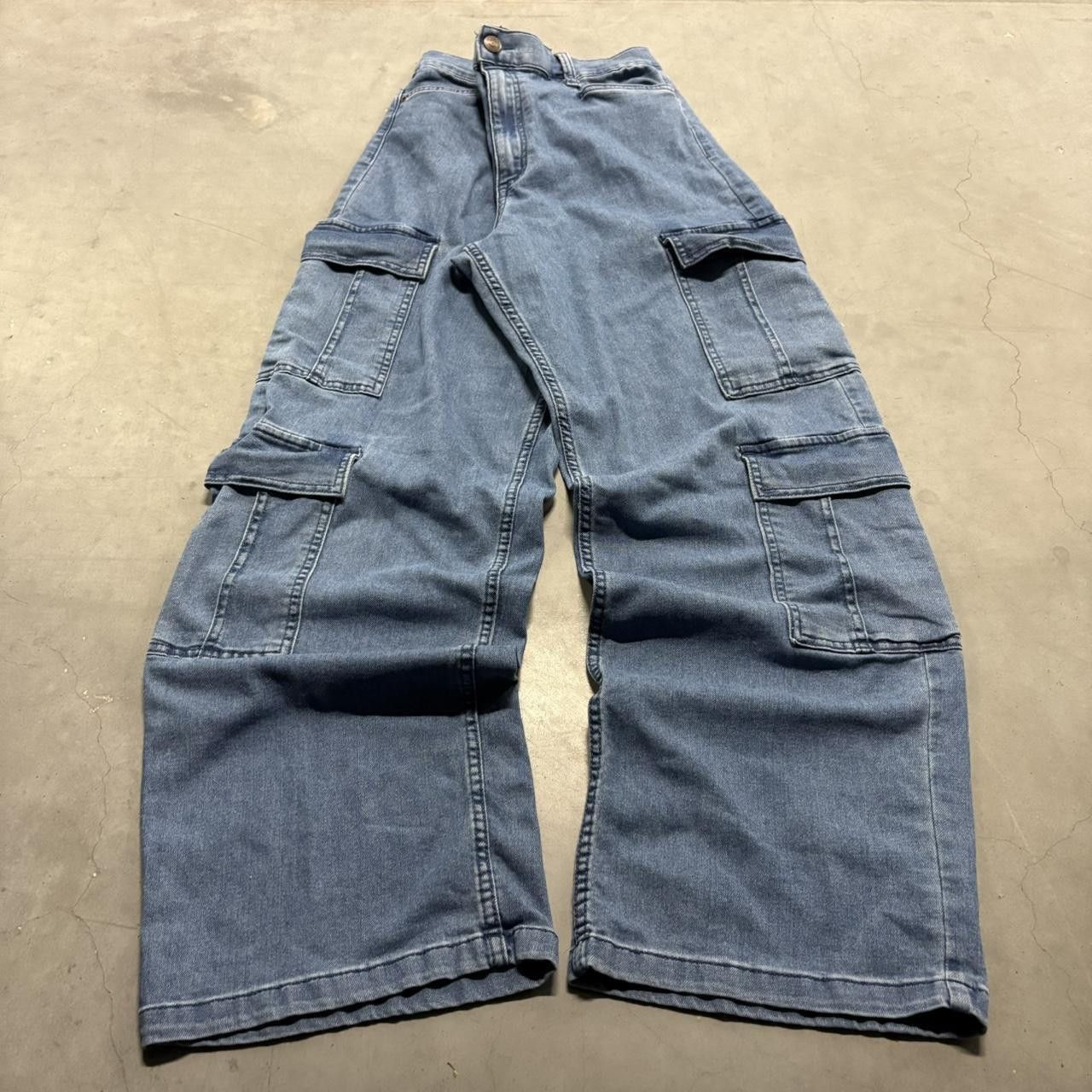 Vintage Crazy Vintage Y2K/2000s Super Baggy Medium Wash Skater Style Cargo Denim Pants! Size US 32 / EU 48 - 1 Thumbnail