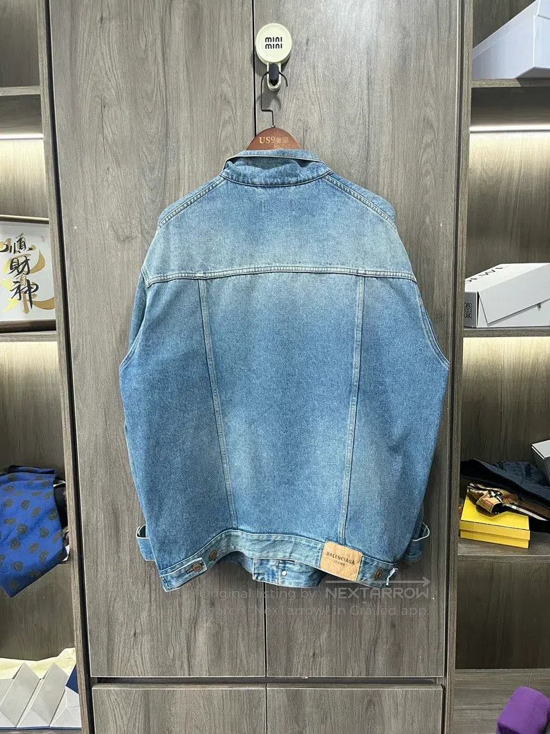Balenciaga Balenciaga Zippered Washed Denim Jacket Size US S / EU 44-46 / 1 - 4 Thumbnail