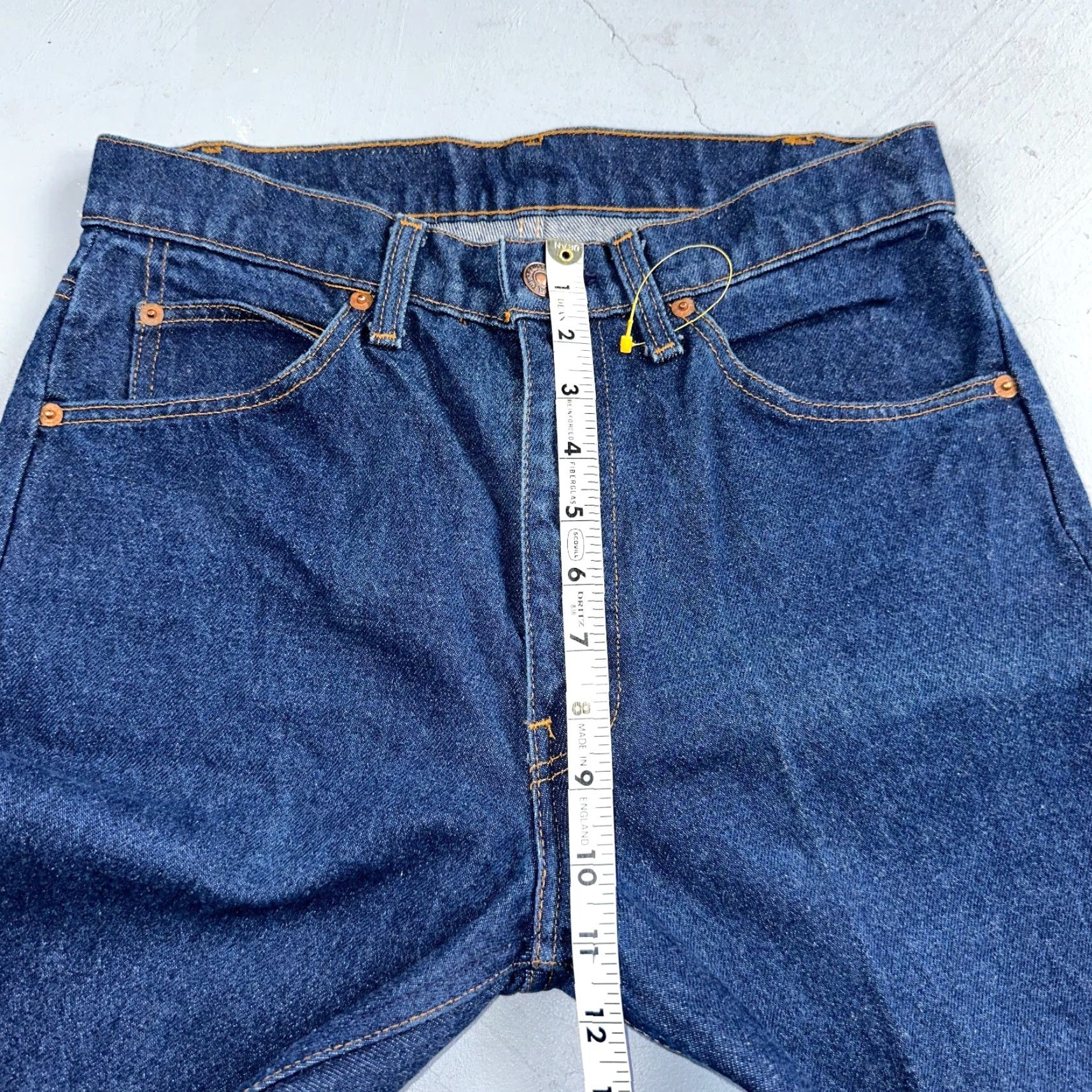 Levi's VINTAGE Levi's 505 Jeans Men 30x34 Dark Wash Cotton Denim 80s Retro Straight Style Size US 30 / EU 46 - 7 Thumbnail