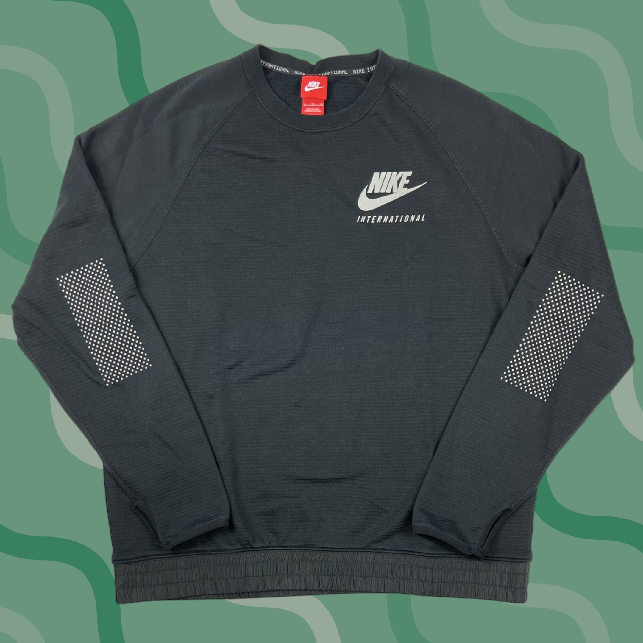 Nike Nike Mens Sweatshirt Crewneck Reflective Swoosh Jacket Running International Size US XL / EU 56 / 4 - 1 Thumbnail