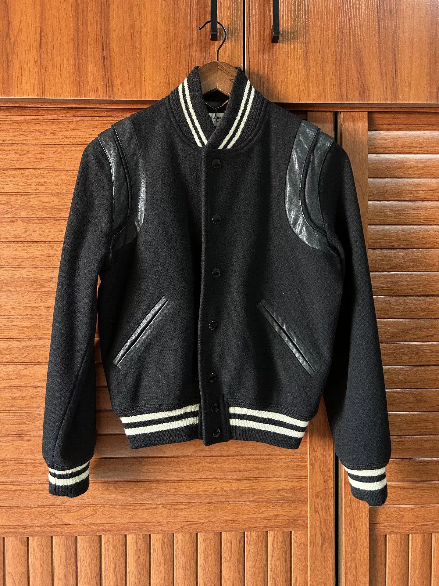 Saint Laurent Paris Saint Laurent Black Leather Sleeves Baseball Jacket Size US S / EU 44-46 / 1 - 1 Thumbnail