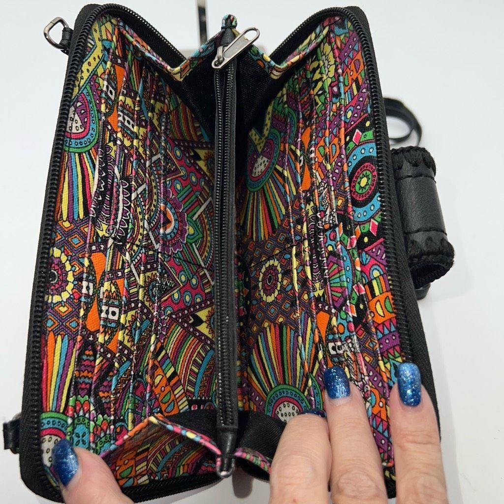 Other Sakroots Wristlet/Crossbody Phone Holder and Zip Around Wall Size ONE SIZE - 6 Thumbnail