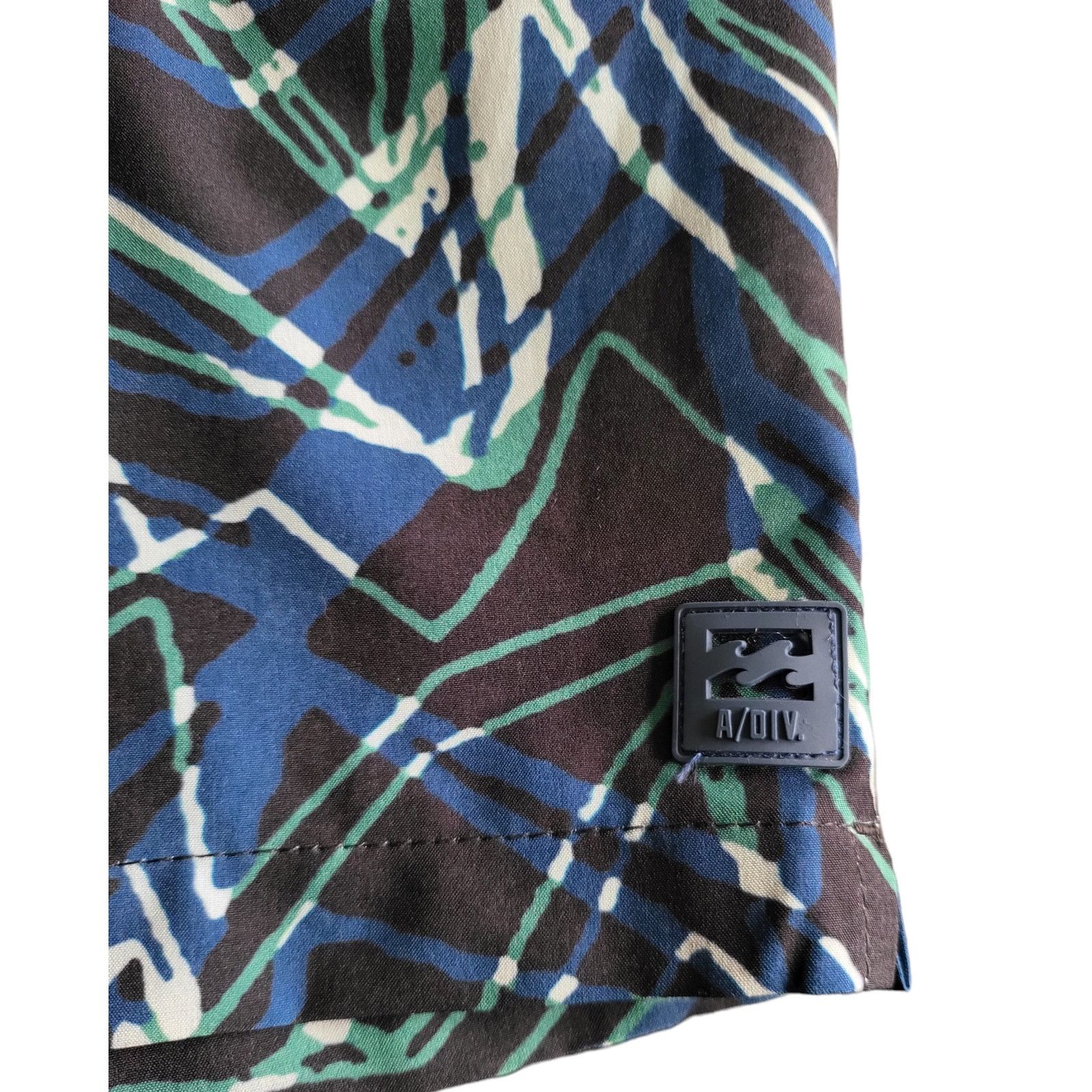 Billabong NWT Billabong Men's Surftrek Lo Tide 18" Boardshorts Size M Size US 33 - 10 Thumbnail