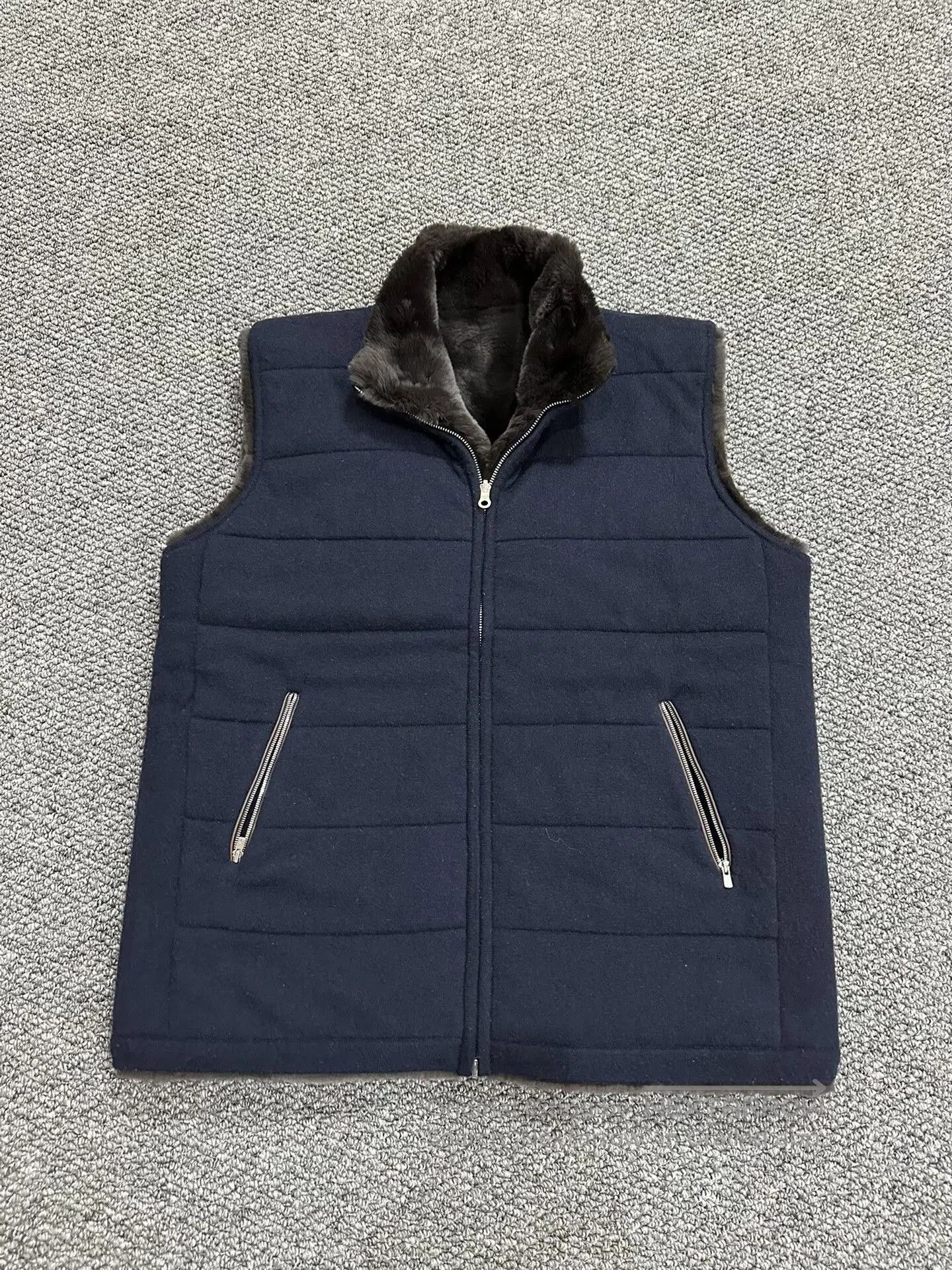 N.Peal n.peal cashmere vest with faux fur collar. Size US XL / EU 56 / 4 - 1 Thumbnail