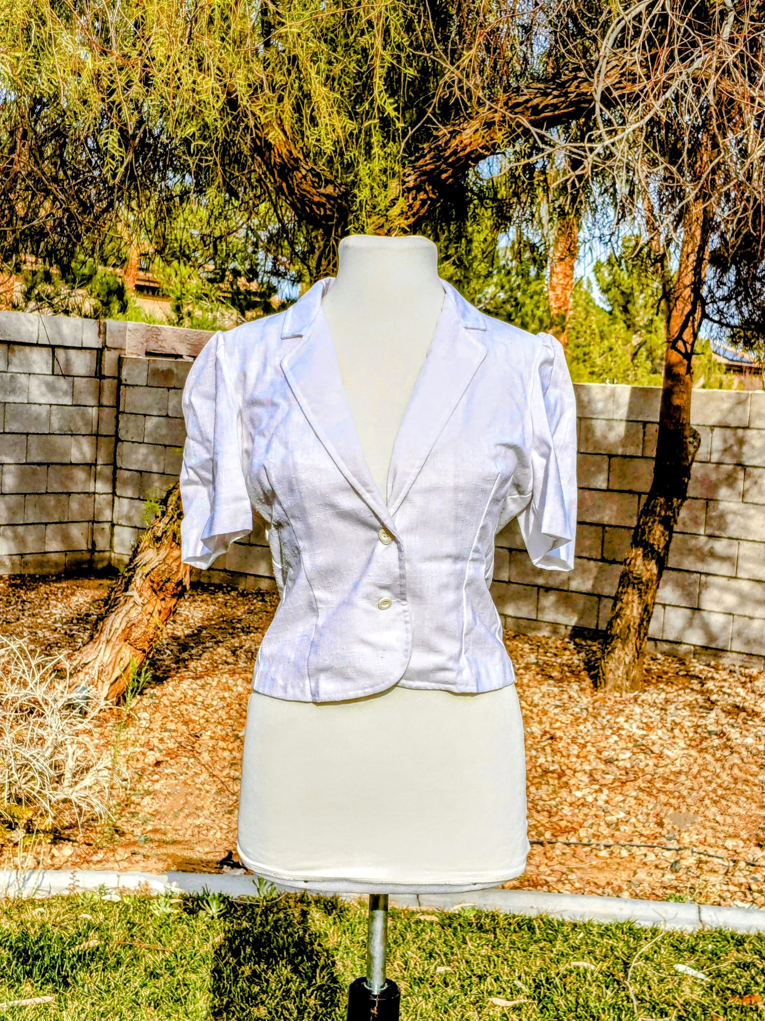 Vintage 1980s Ivory Linen S/S Petite Small Blazer Button Top EUC Size S / US 4 / IT 40 - 1 Thumbnail