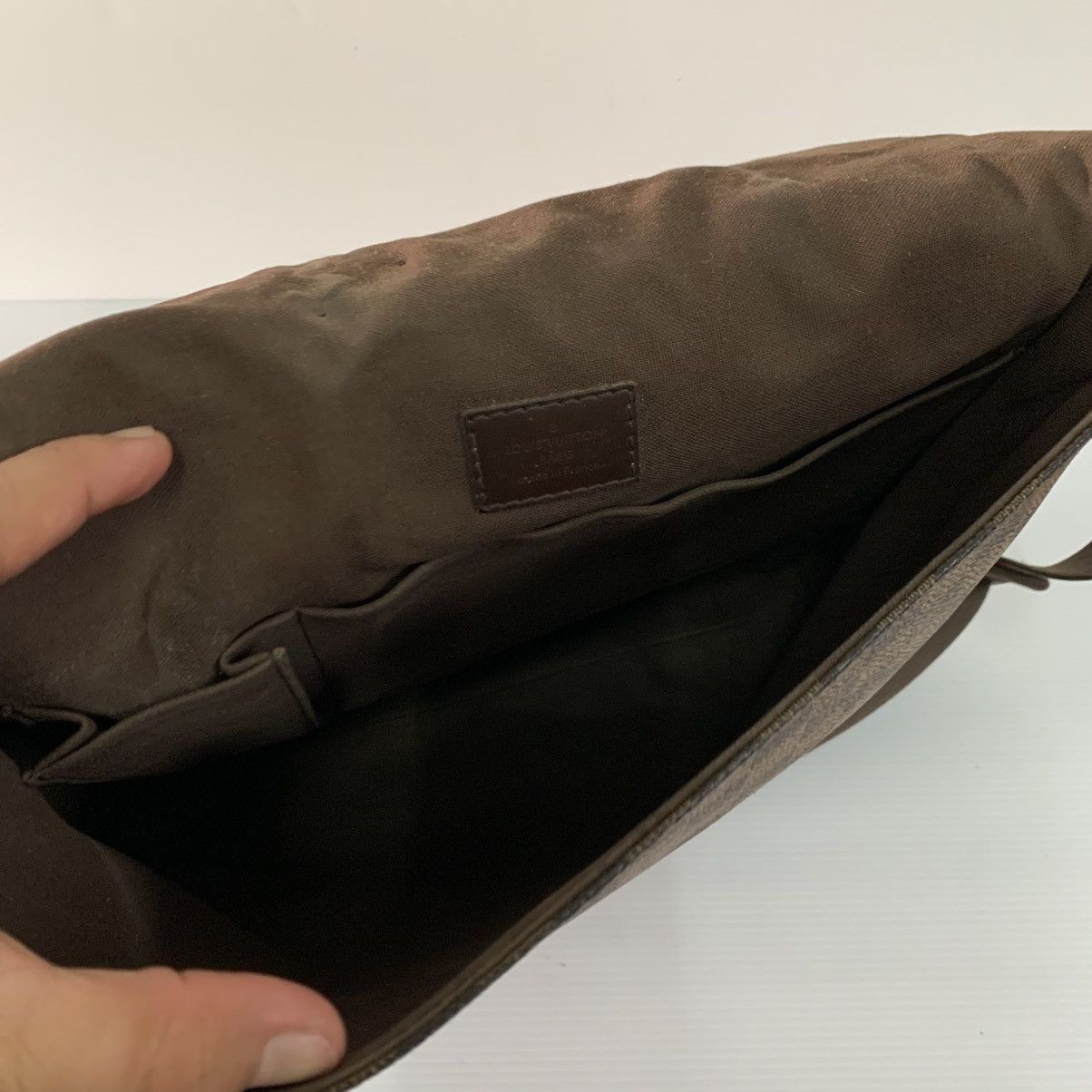 Louis Vuitton Louis Vuitton Damier Ebene Mesengger Size ONE SIZE - 14 Thumbnail