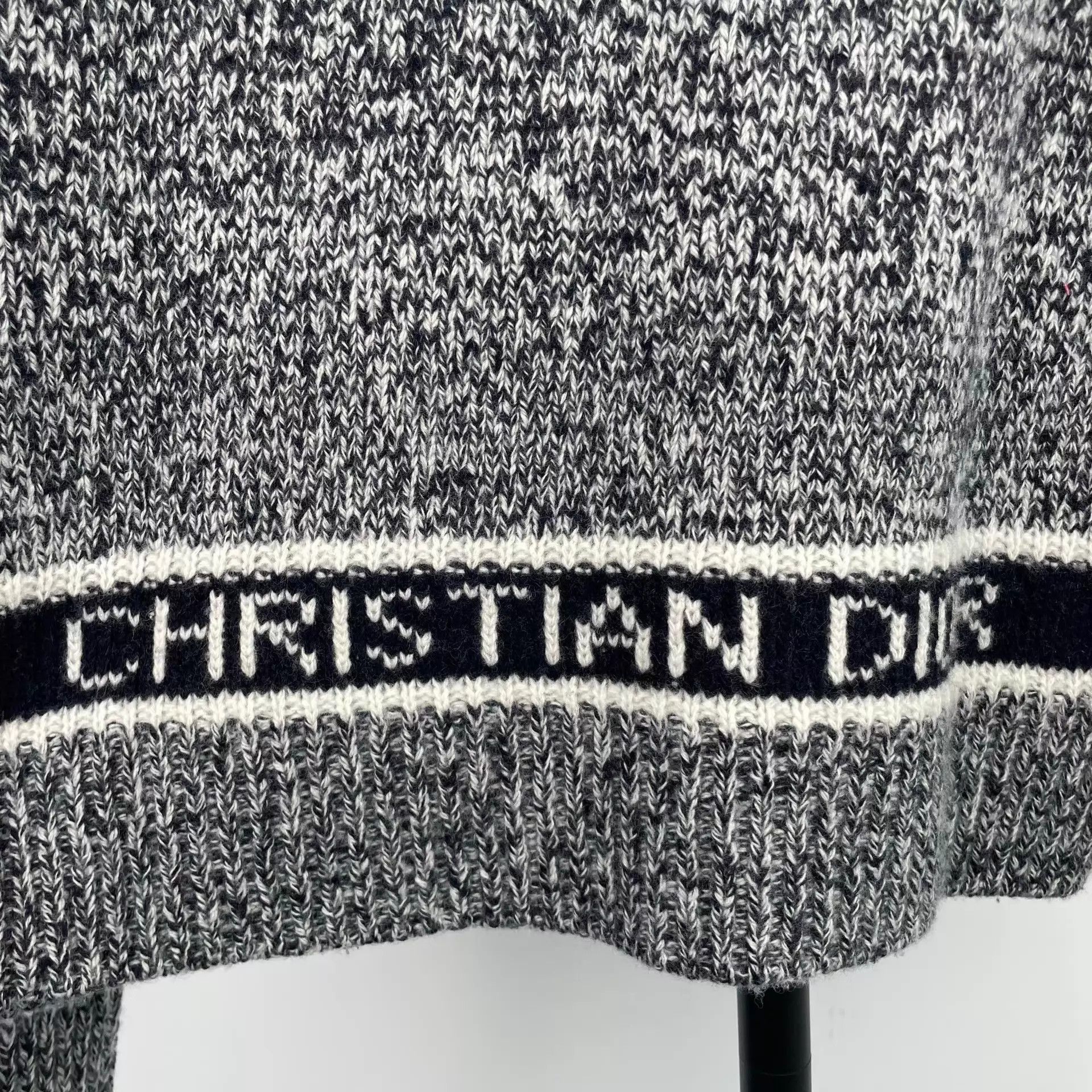 Dior Dior V-neck Gray Knit Sweater 36 Size XS / US 0-2 / IT 36-38 - 8 Thumbnail