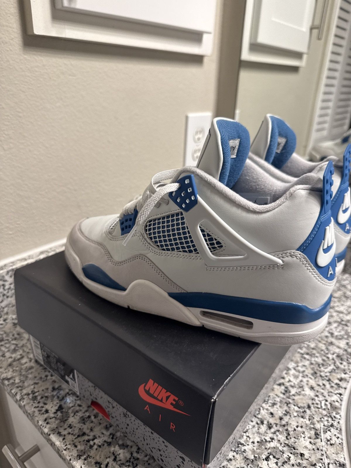 Nike Jordan 4 Military Blue Size US 9.5 / EU 42-43 - 7 Thumbnail