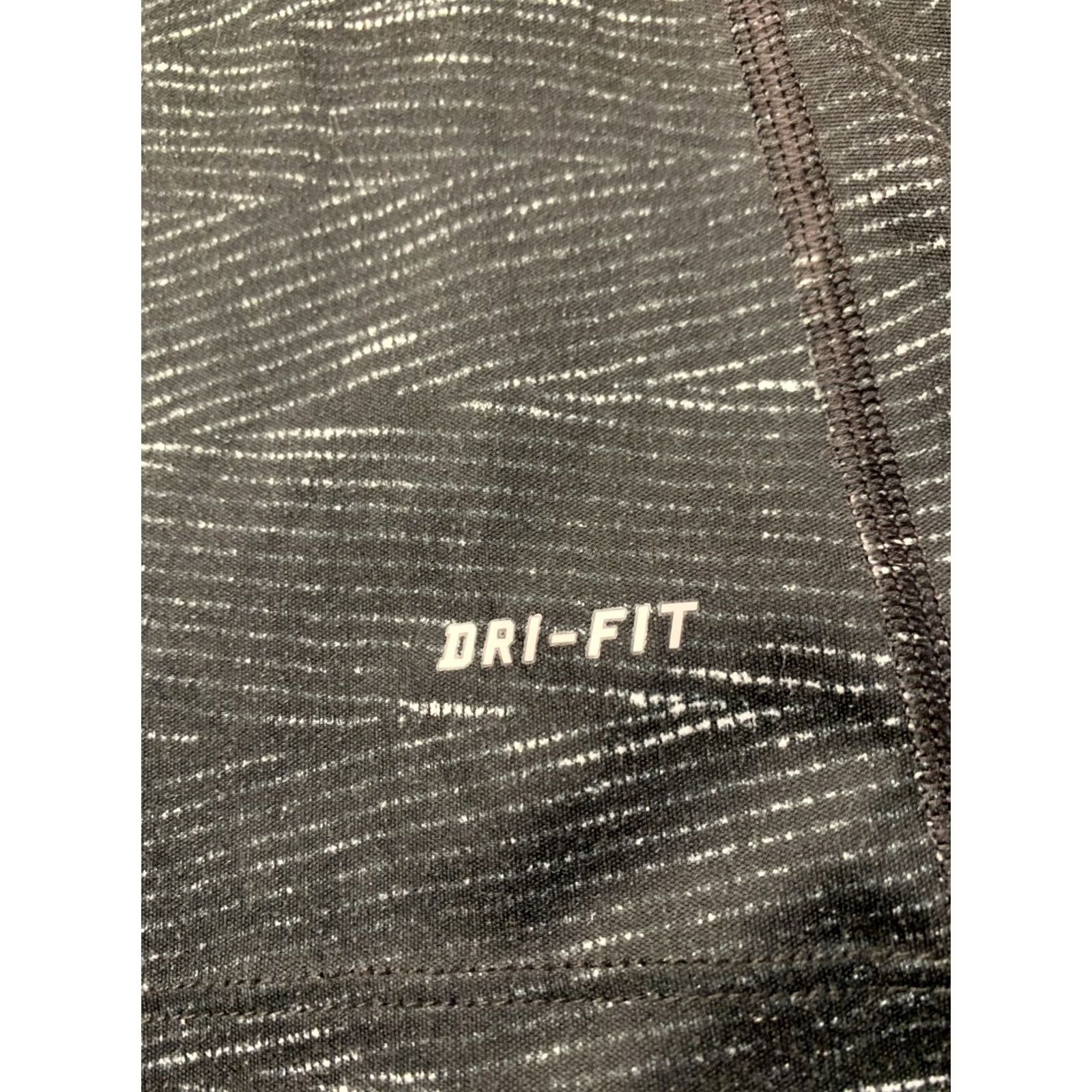 Nike NIKE RUNNING DRI-FIT SHIRT WOMEN T-SHIRT TRAINING Jersey Tee SIZE M Black and White 2015 644701-010 Size M / US 6-8 / IT 42-44 - 4 Thumbnail