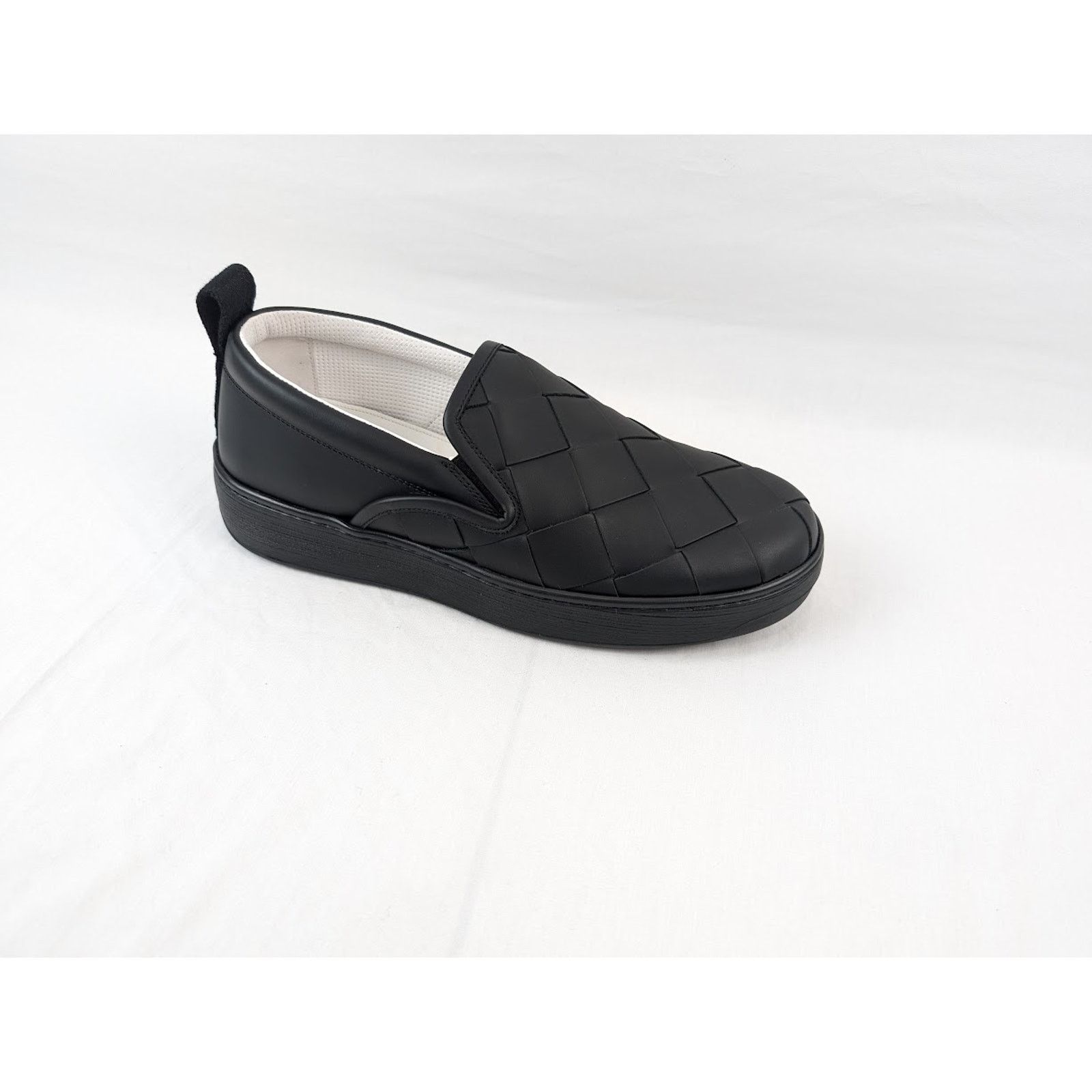 Bottega Veneta o1rshd1 Bolt Calf Intrecciato Sneakers in Nero Size US 7.5 / EU 40-41 - 1 Thumbnail